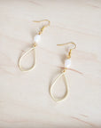 Matte Gold and Freshwater Pearl Earrings Drop 200bt