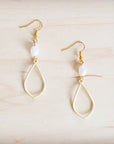 Matte Gold and Freshwater Pearl Earrings Drop 200bt