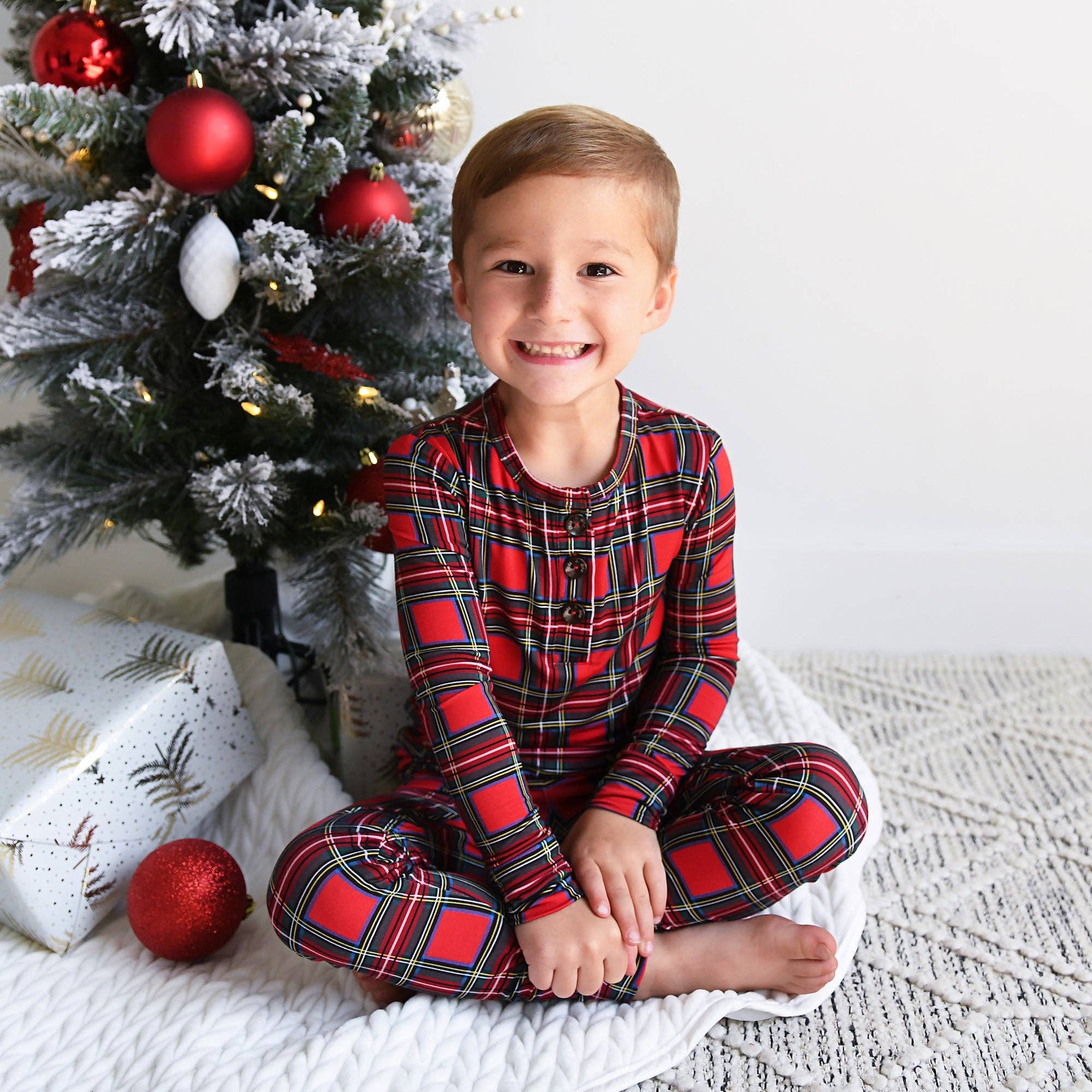 Gigi and Max Holland Set