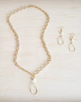Matte Gold and Freshwater Pearl Earrings Drop 200bt