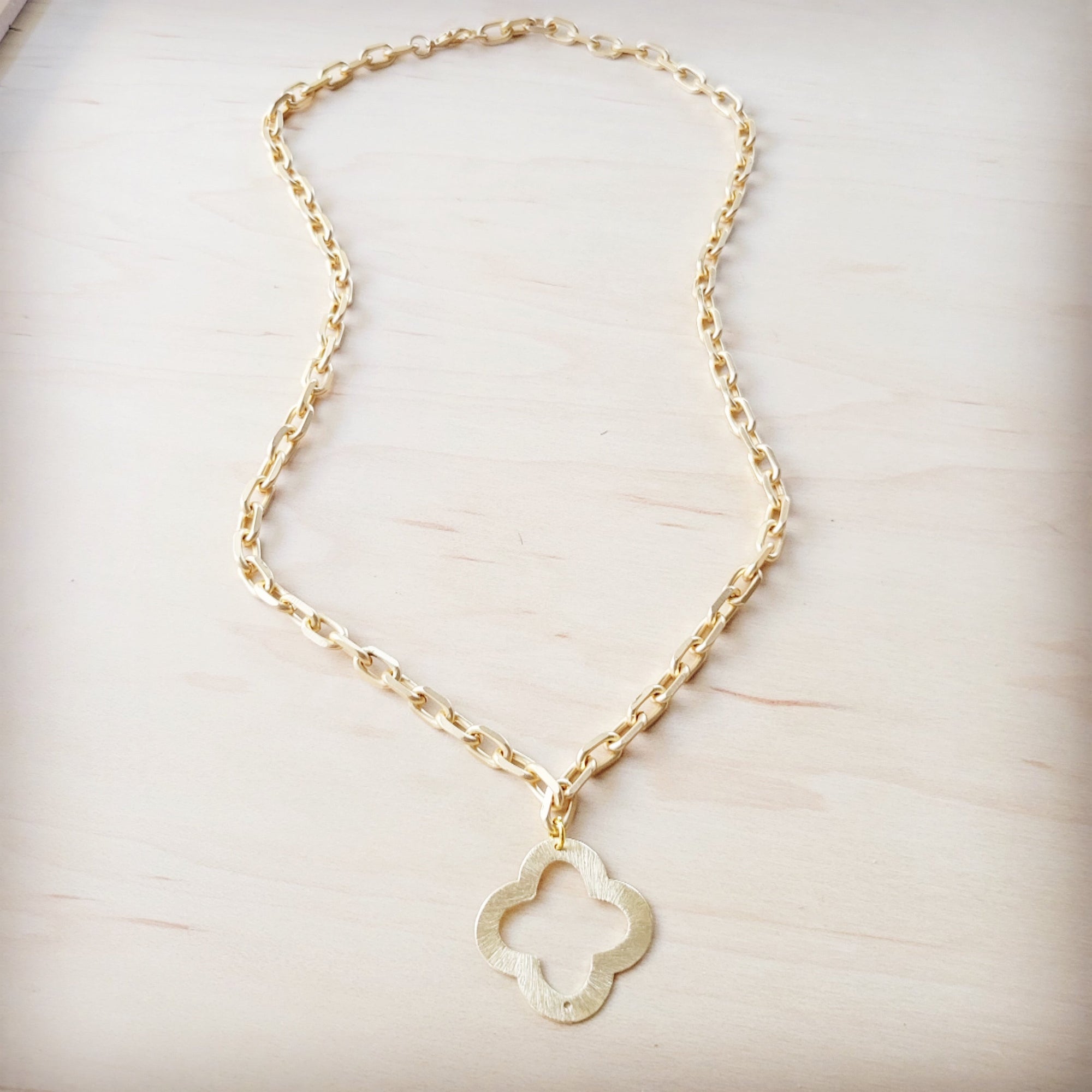 Matte Gold Small Quatrefoil Pendant Necklace 257lh