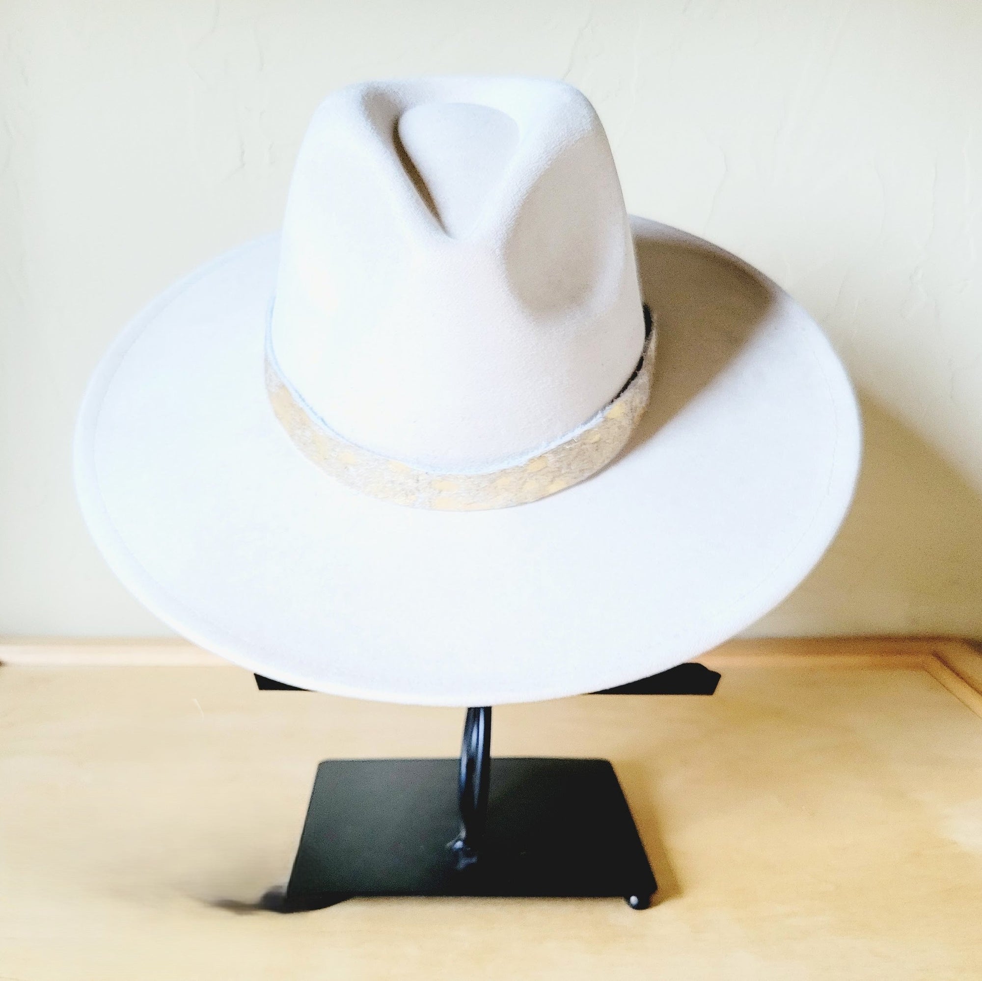 **Cream &amp; Gold Metallic Leather Hat Band Only 984e