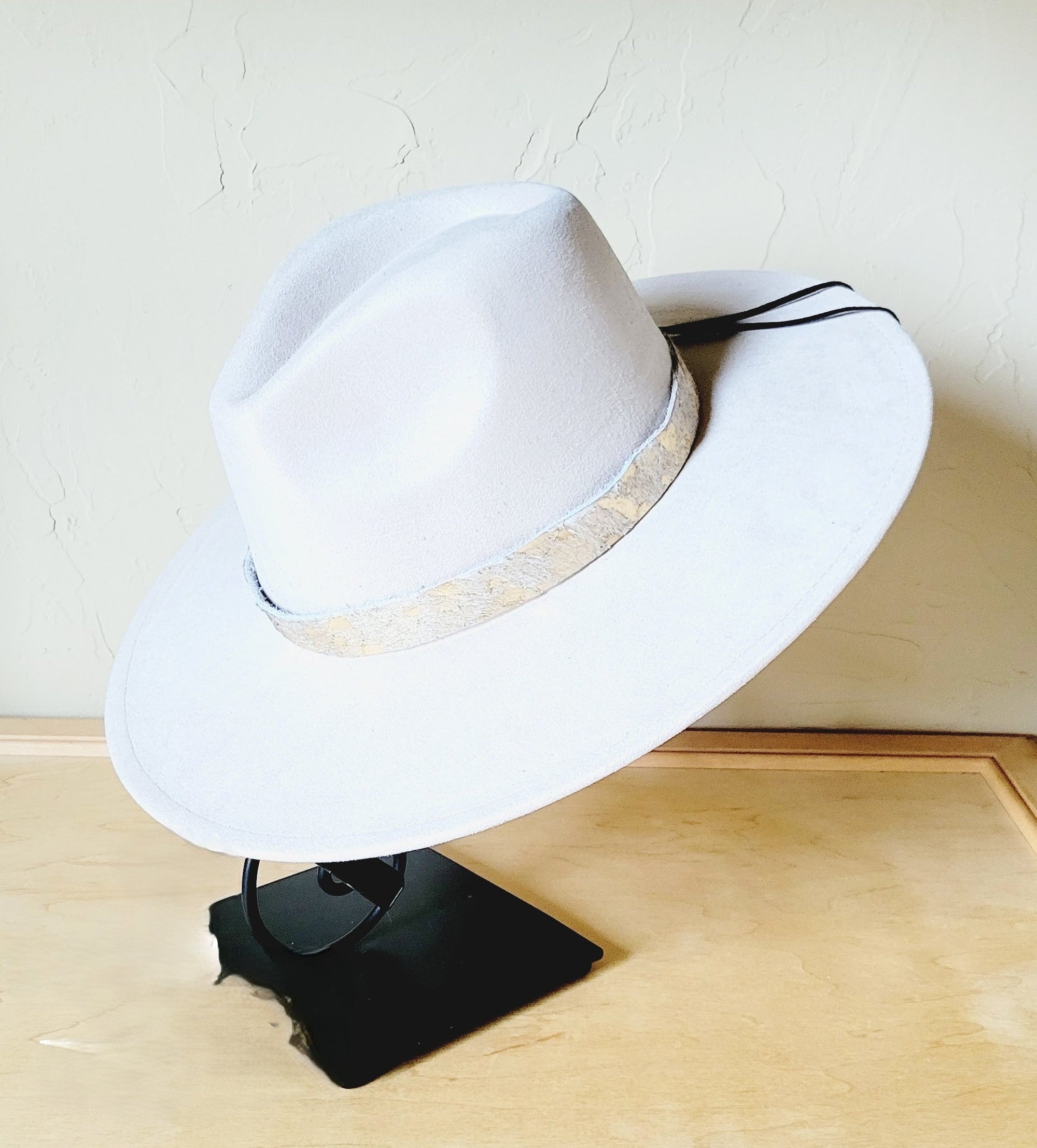 **Cream &amp; Gold Metallic Leather Hat Band Only 984e