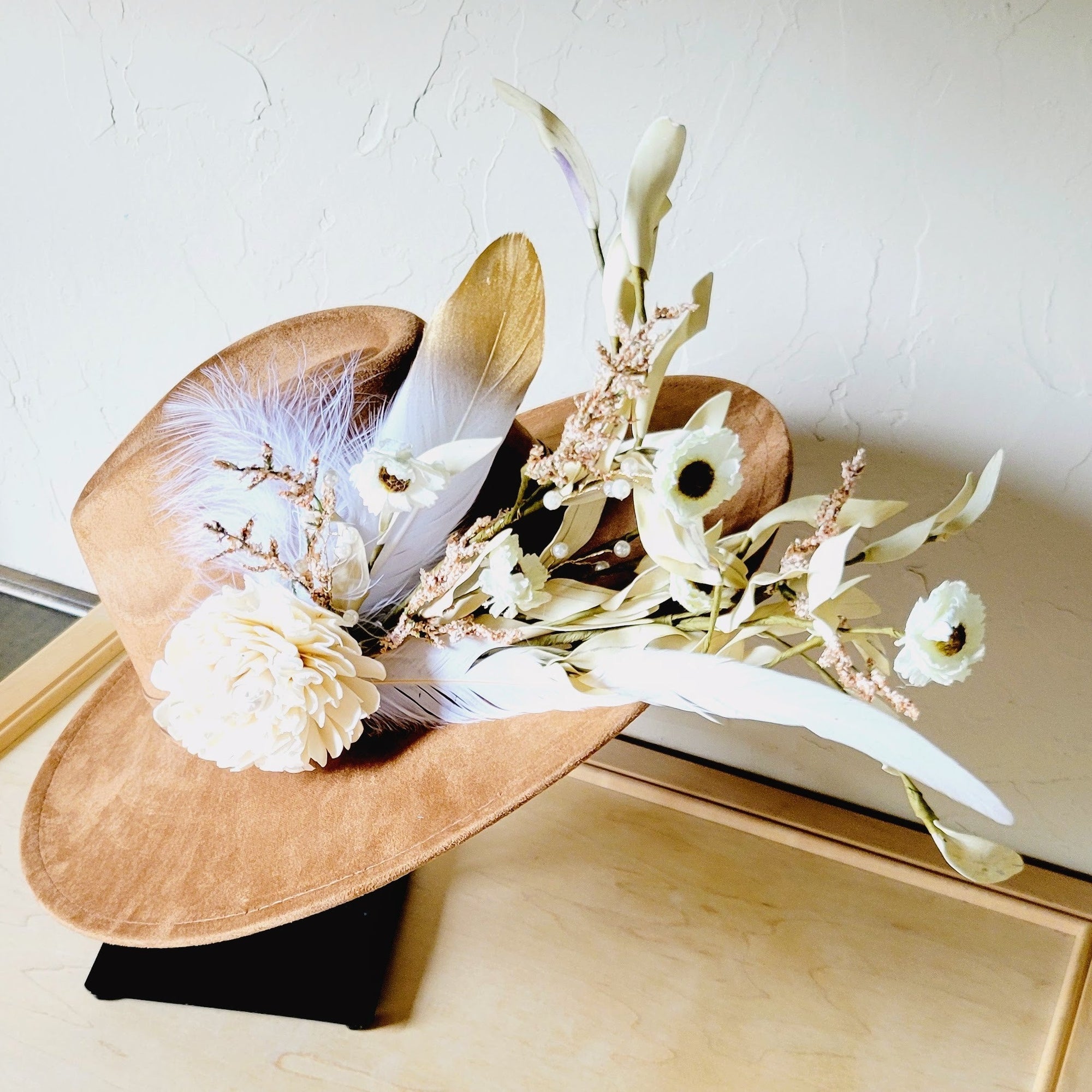 Boho Western Wedding Floral &amp; Feather Bridal Hat in Tan 984k