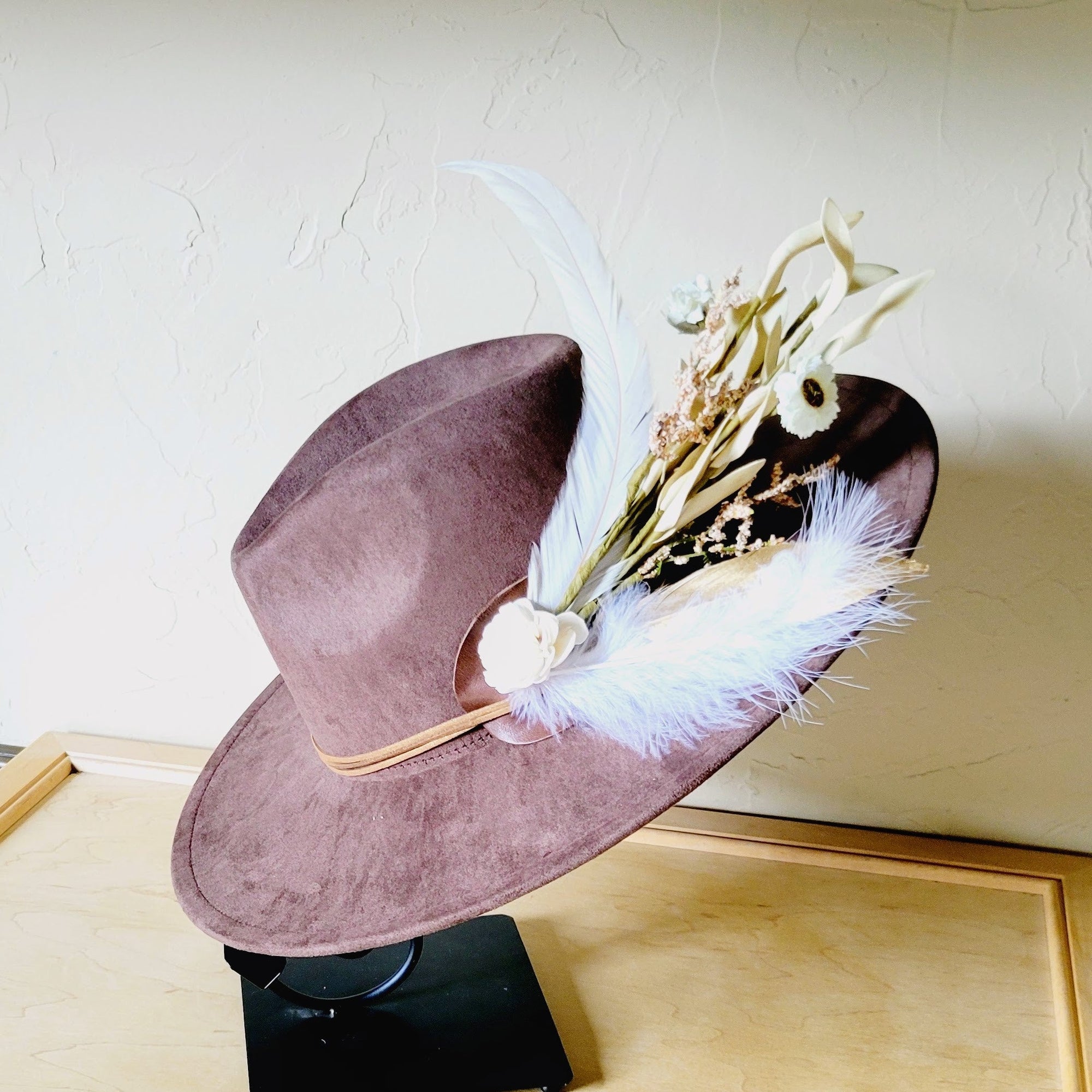 Boho Western Wedding Floral &amp; Feather Bridsmaid Hat in Brown 984n