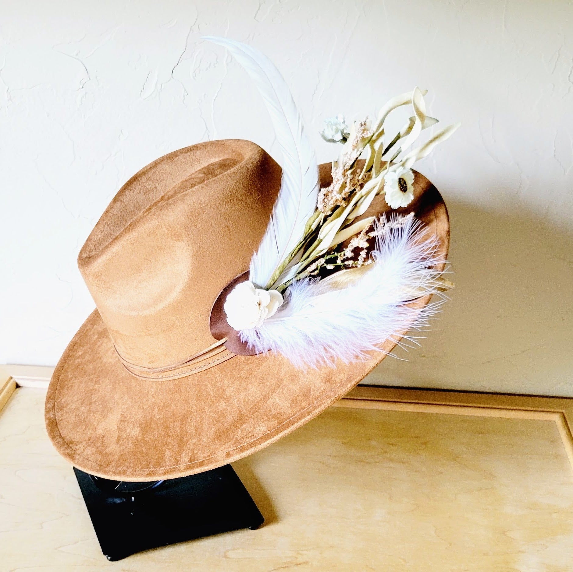 Boho Western Wedding Floral &amp; Feather Bridsmaid Hat in Tan 984p