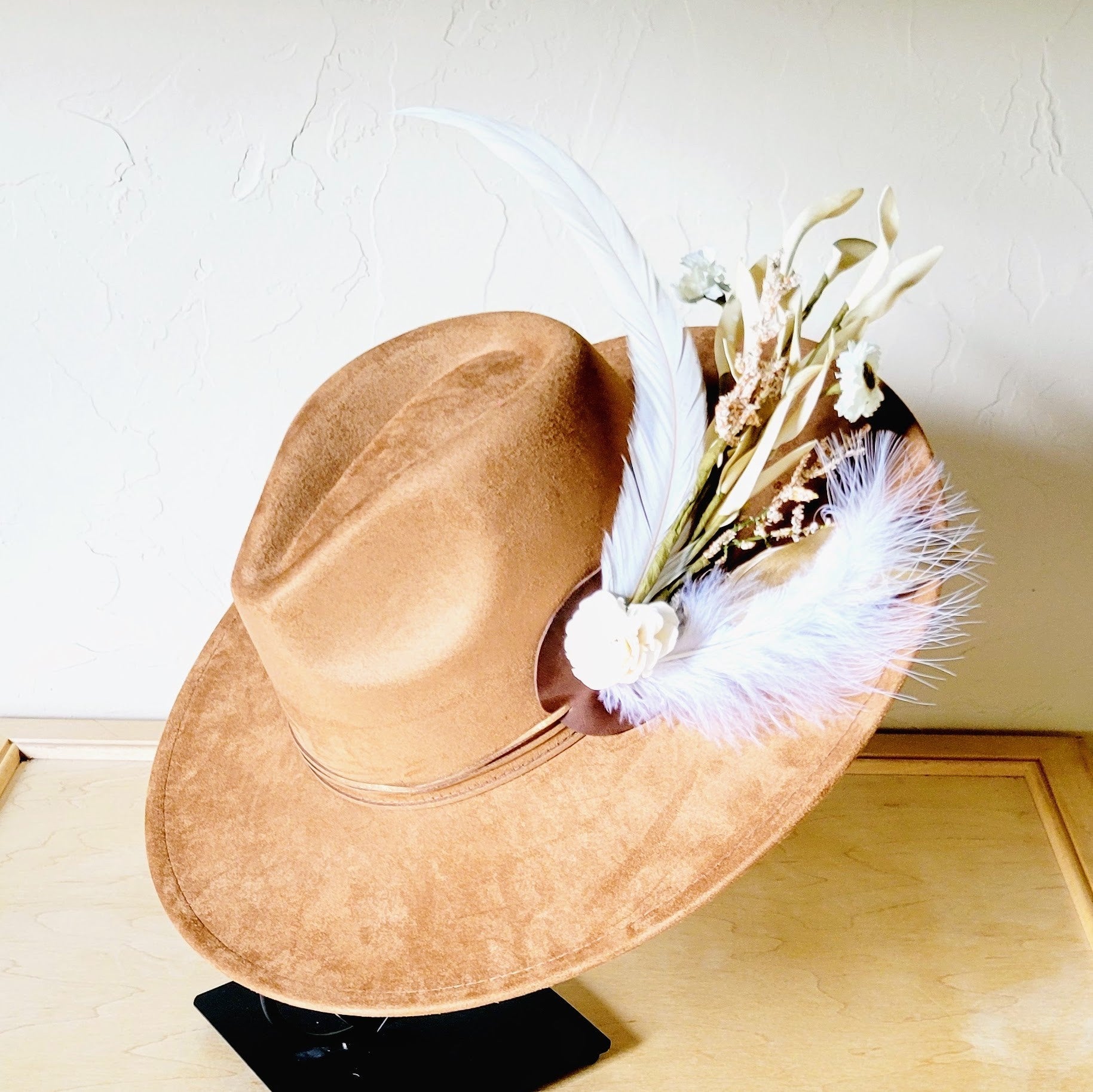 Boho Western Wedding Floral &amp; Feather Bridsmaid Hat in Tan 984p