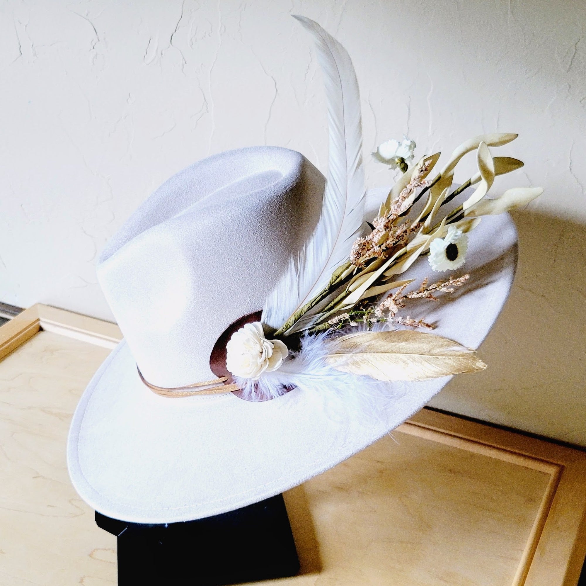 Boho Western Wedding Floral &amp; Feather Bridsmaid Hat in Bone 984r
