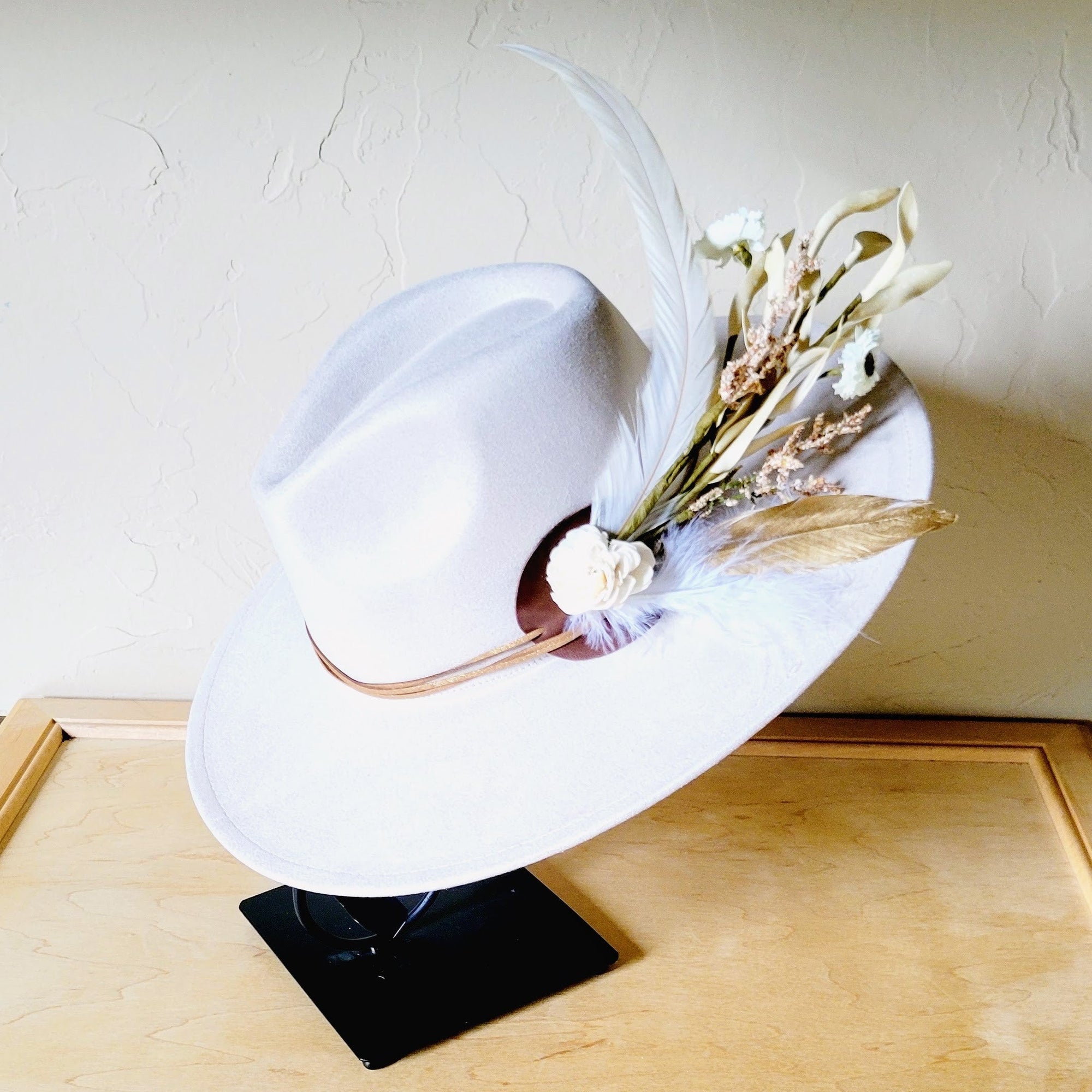 Boho Western Wedding Floral &amp; Feather Bridsmaid Hat in Bone 984r