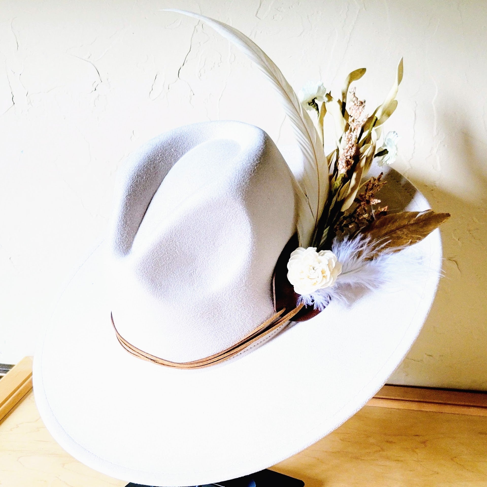 Boho Western Wedding Floral &amp; Feather Bridsmaid Hat in Bone 984r