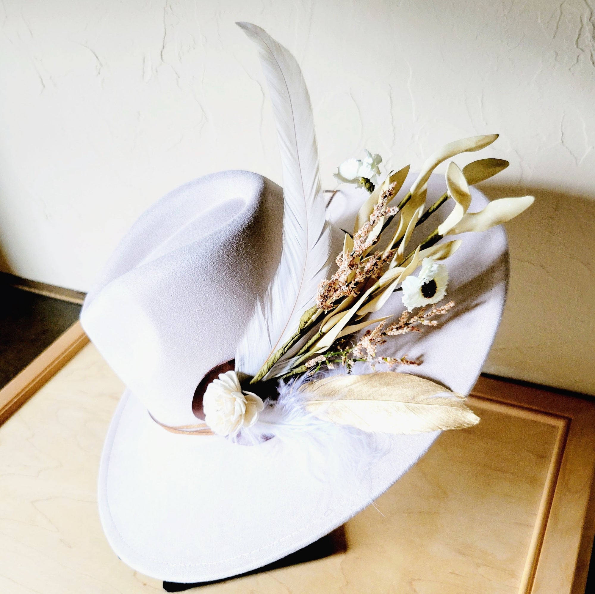 Boho Western Wedding Floral &amp; Feather Bridsmaid Hat in Bone 984r