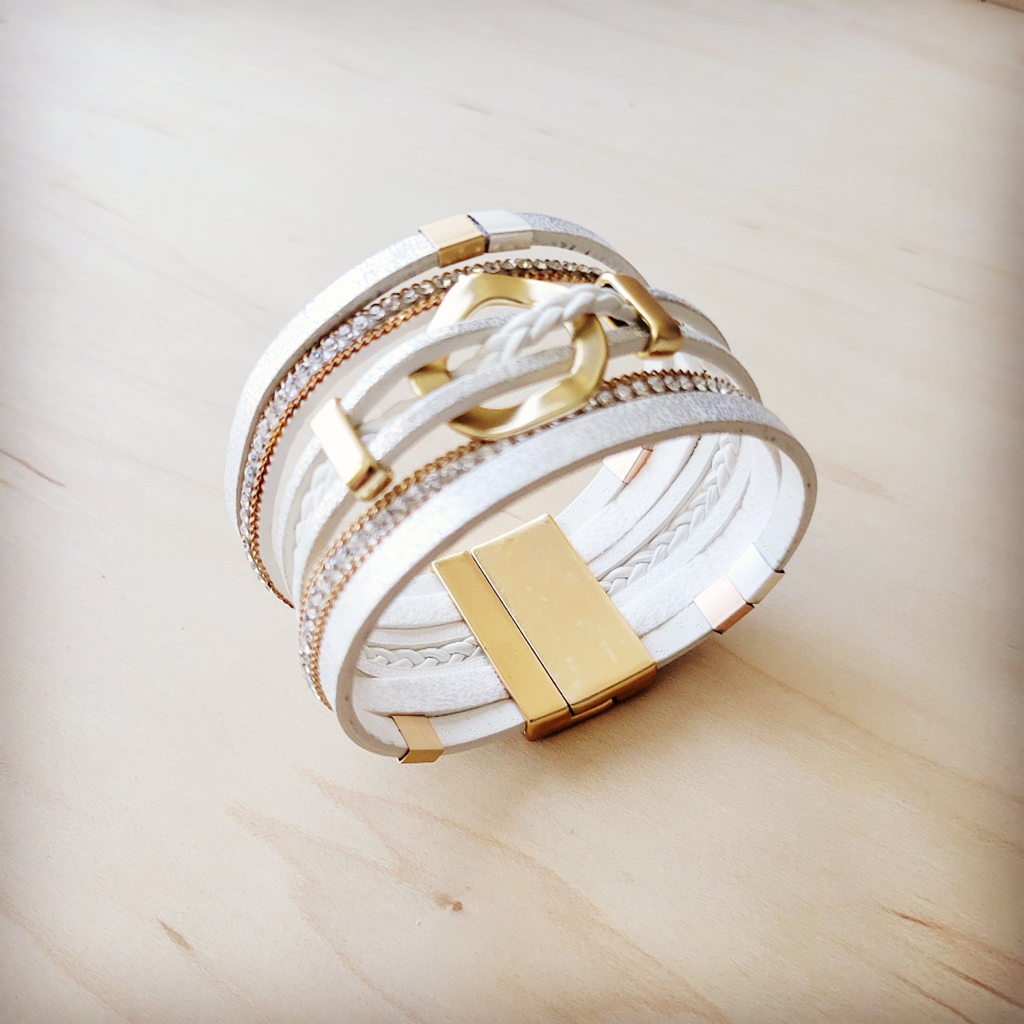 White &amp; Gold Magnetic Cuff 811L