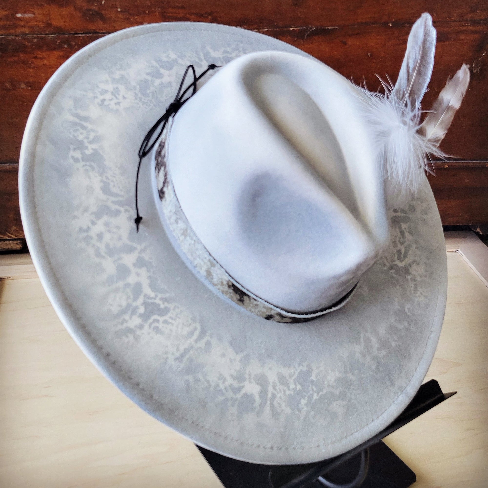 Hand-Painted Python Boho Western Cowgirl Hat &amp; Band-Silver 987f