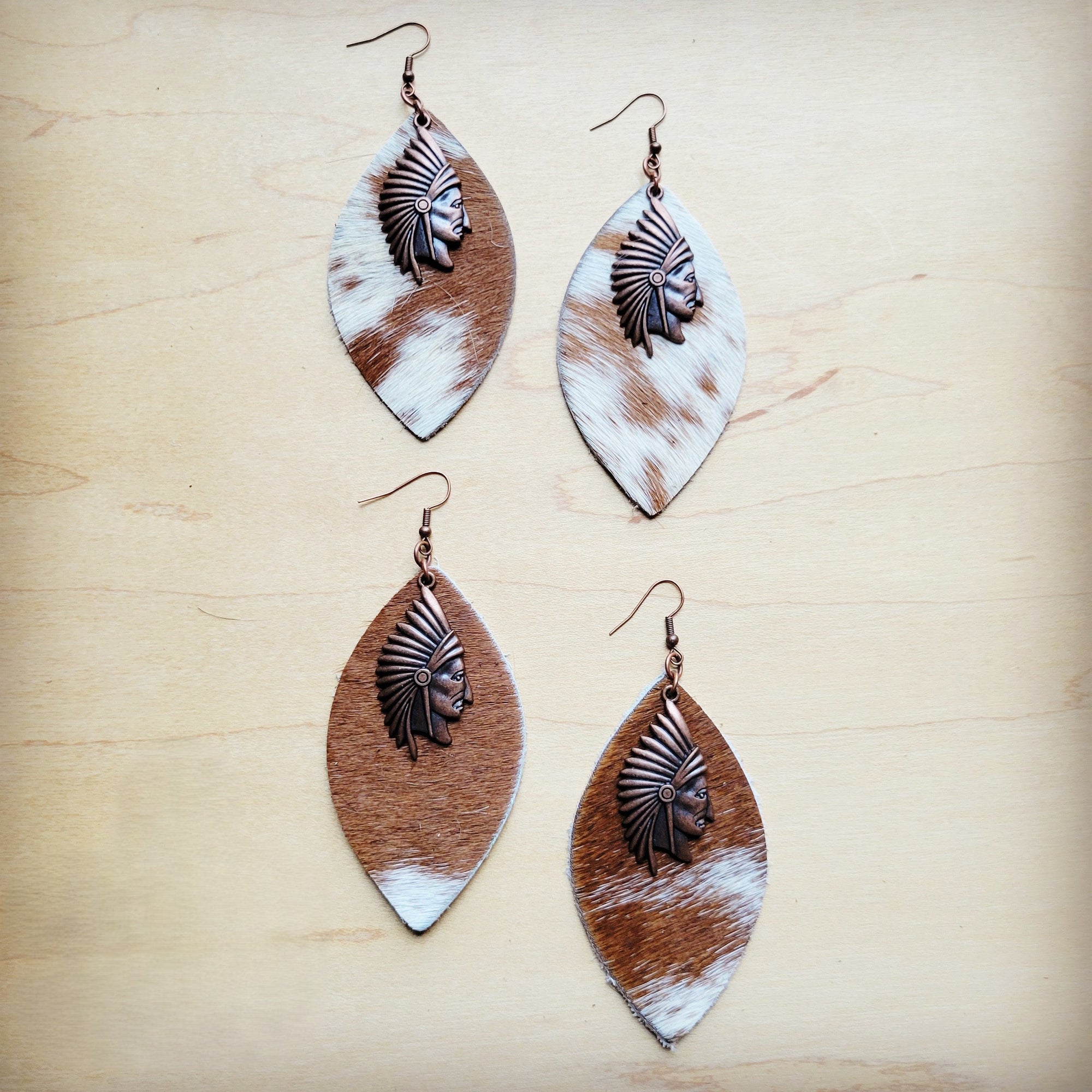 **Tan &amp; White Leather Hide Earrings w/ Indian 220k