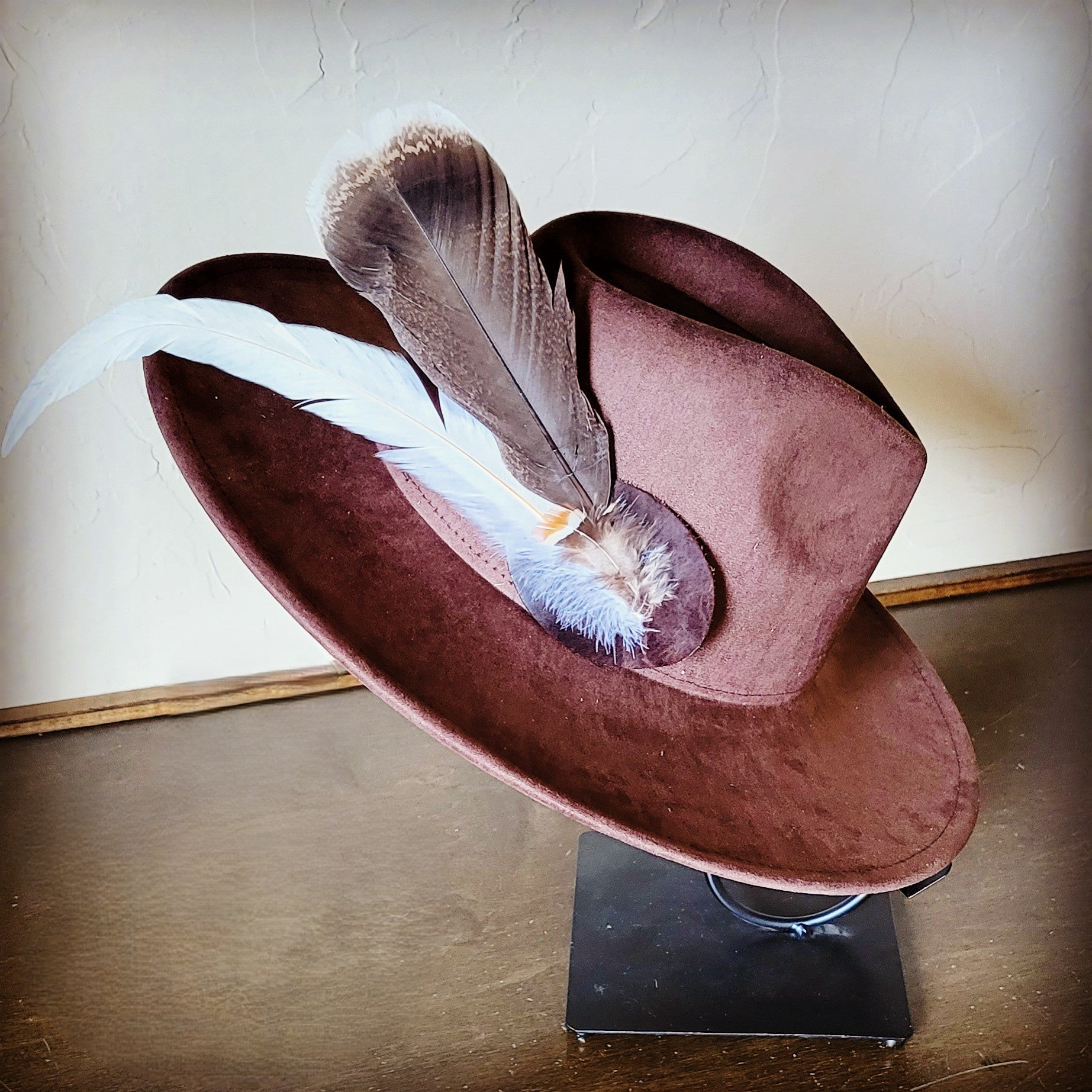 **Turkey &amp; Long White Feather Hat Band (Band Only) 983q