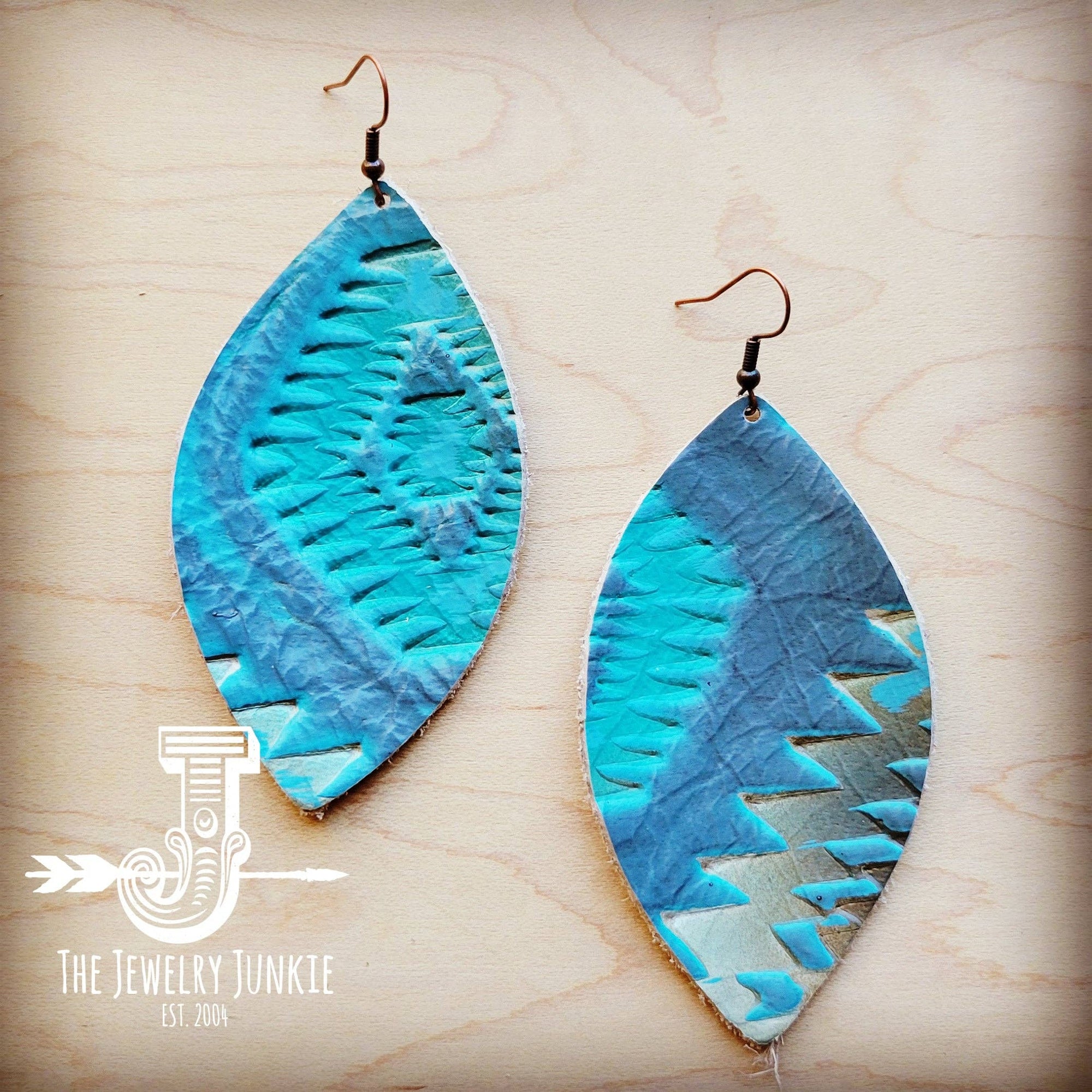 **Leather Oval Earring-Aztec Cyan 209v
