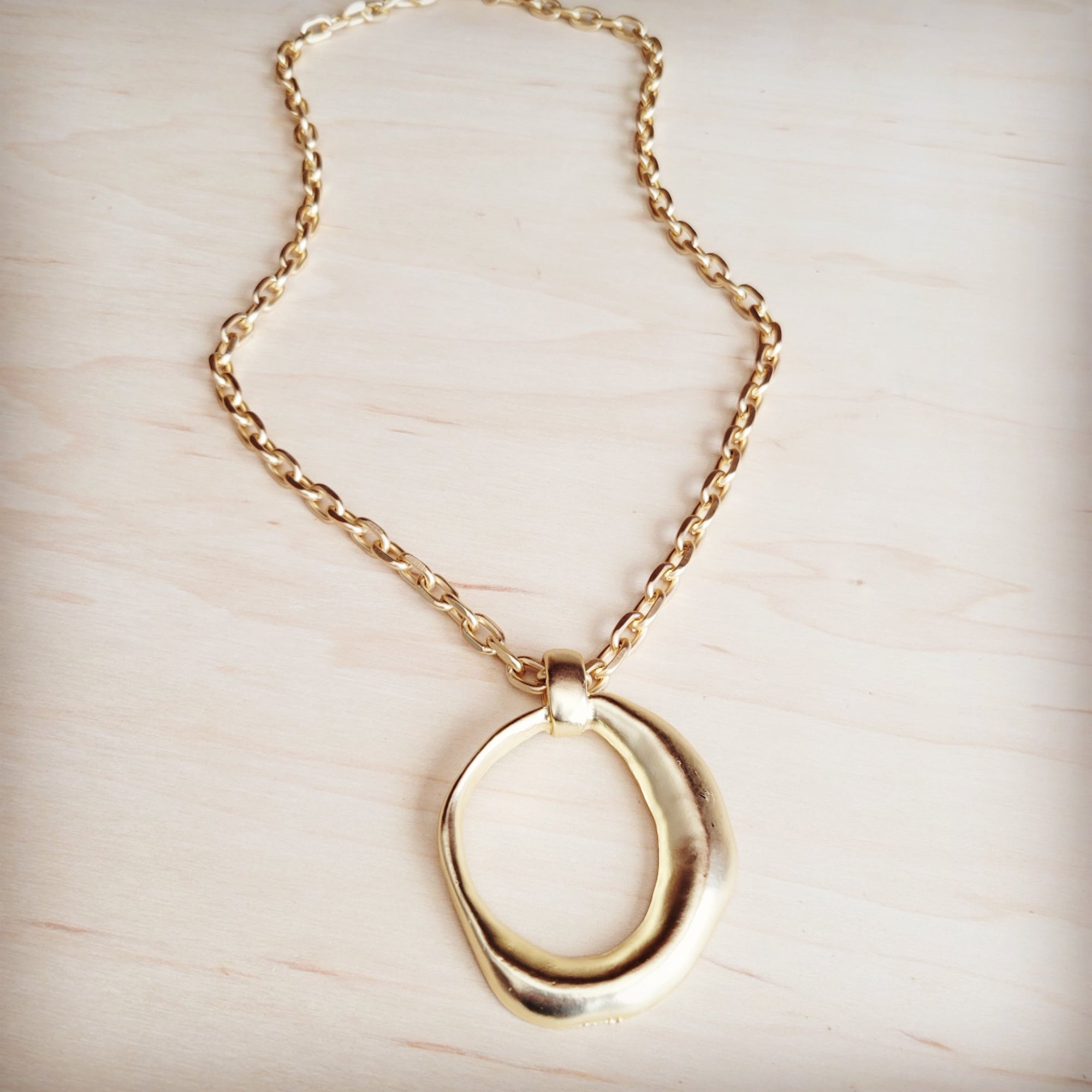 Matte Gold Chain Necklace w/ Oval Pendant 257ky