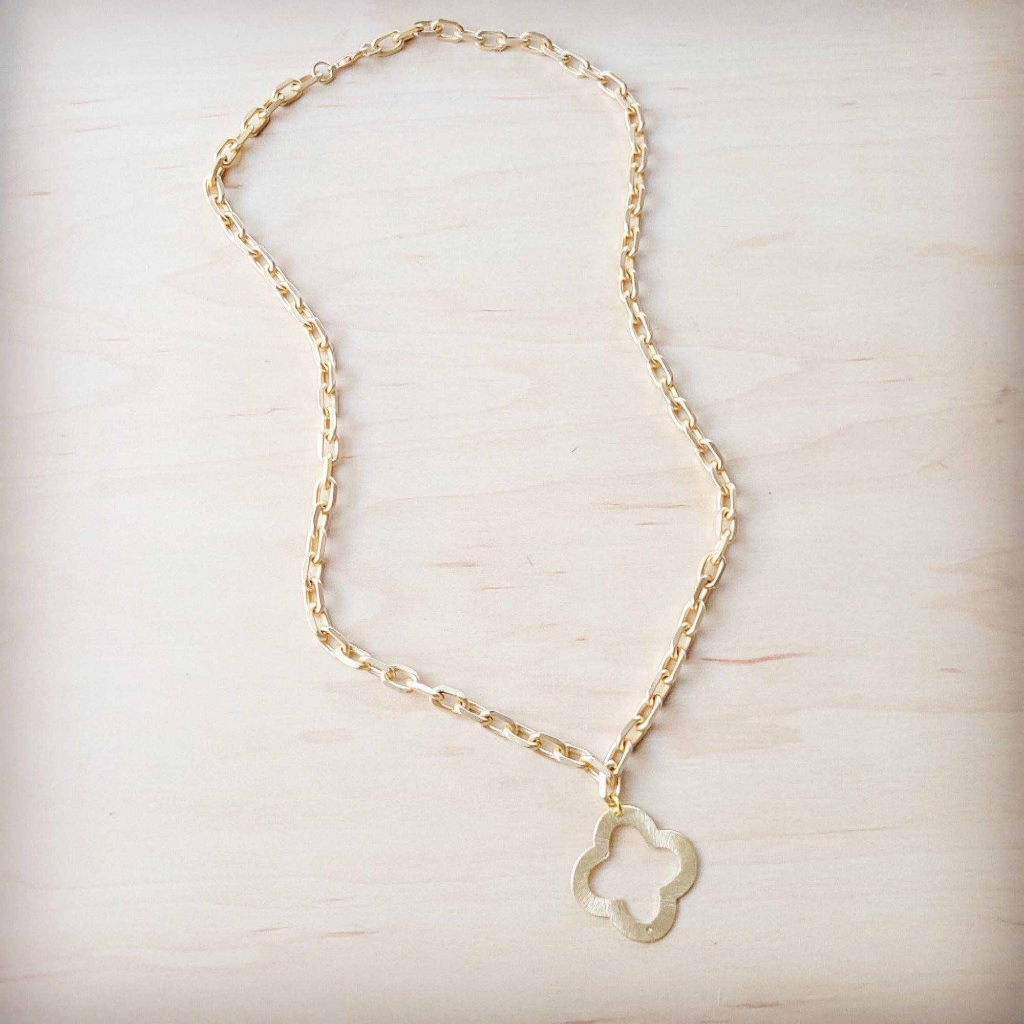 Matte Gold Small Quatrefoil Pendant Necklace 257lh