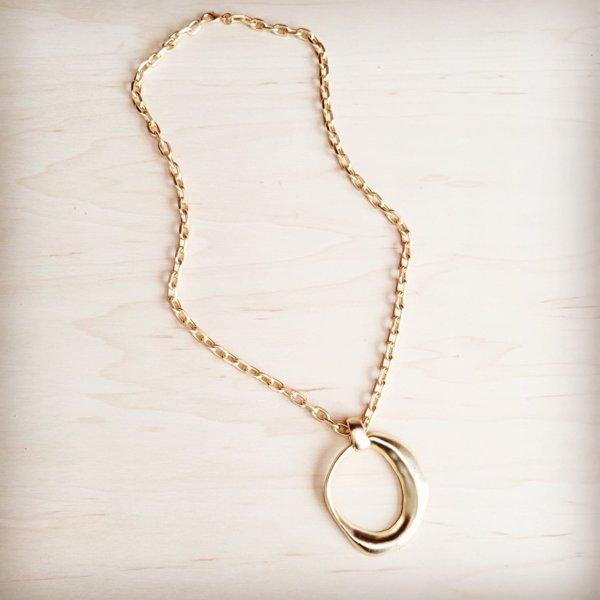 Matte Gold Chain Necklace w/ Oval Pendant 257ky