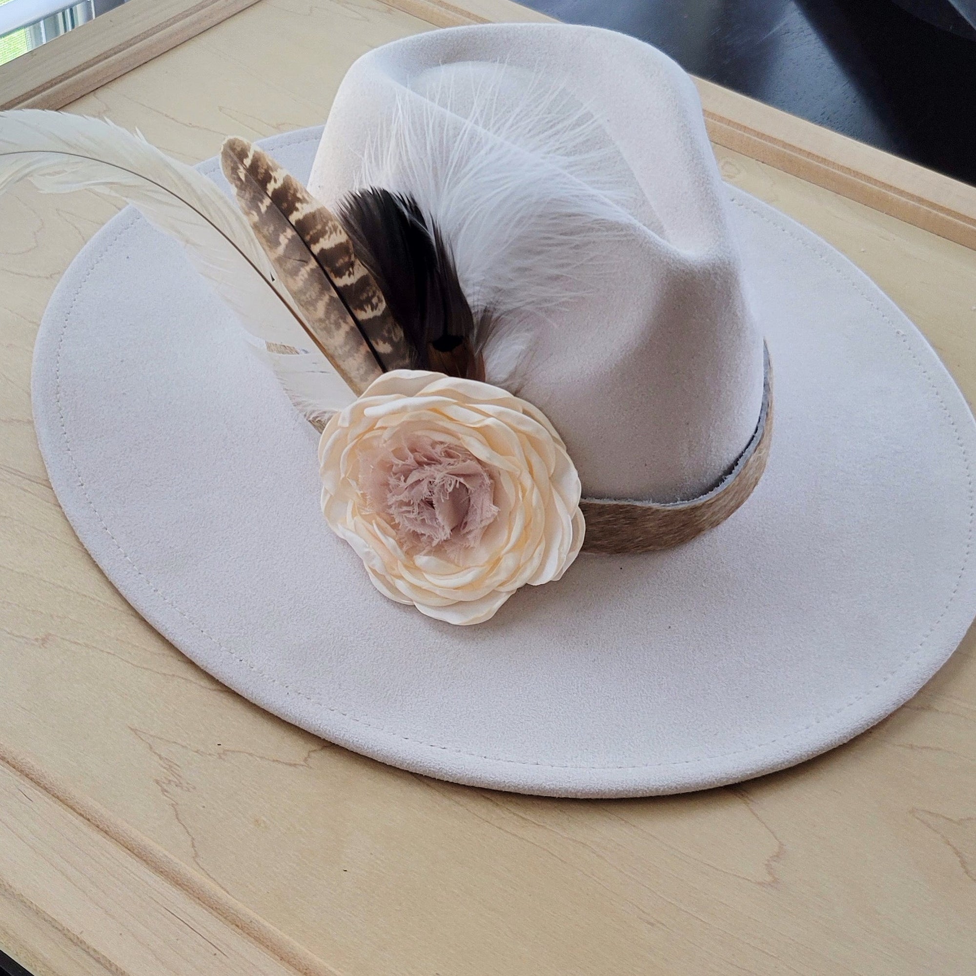 Leather Hat Band w/ Silk Flower &amp; Feathers-Ivory (Band Only) 952s