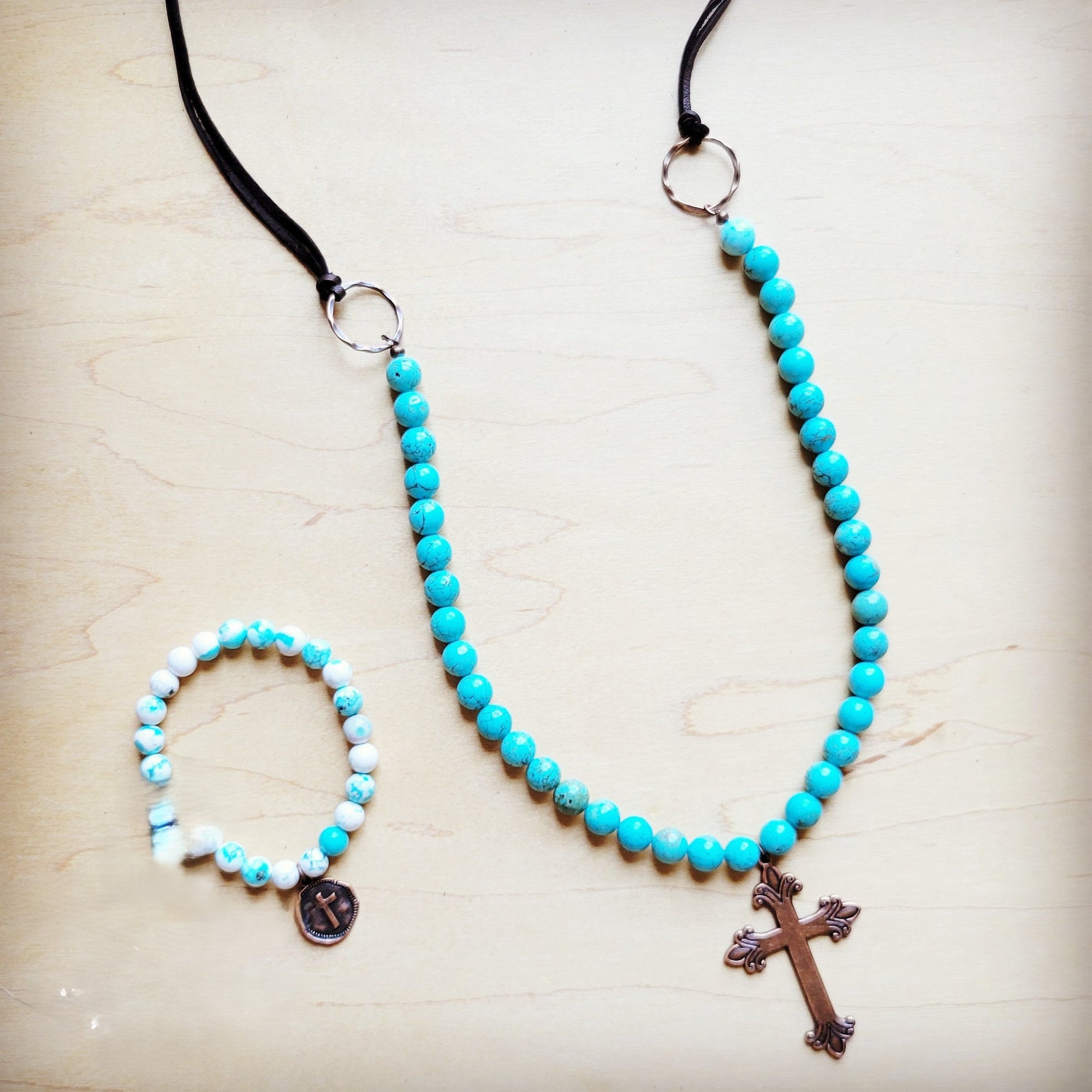 **Frosted Magnesite Beaded Necklace w/ Copper Cross 258i