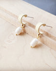 **Matte Gold Cuff Earring w/ Genuine Freshwater Pearl Dangle 200n