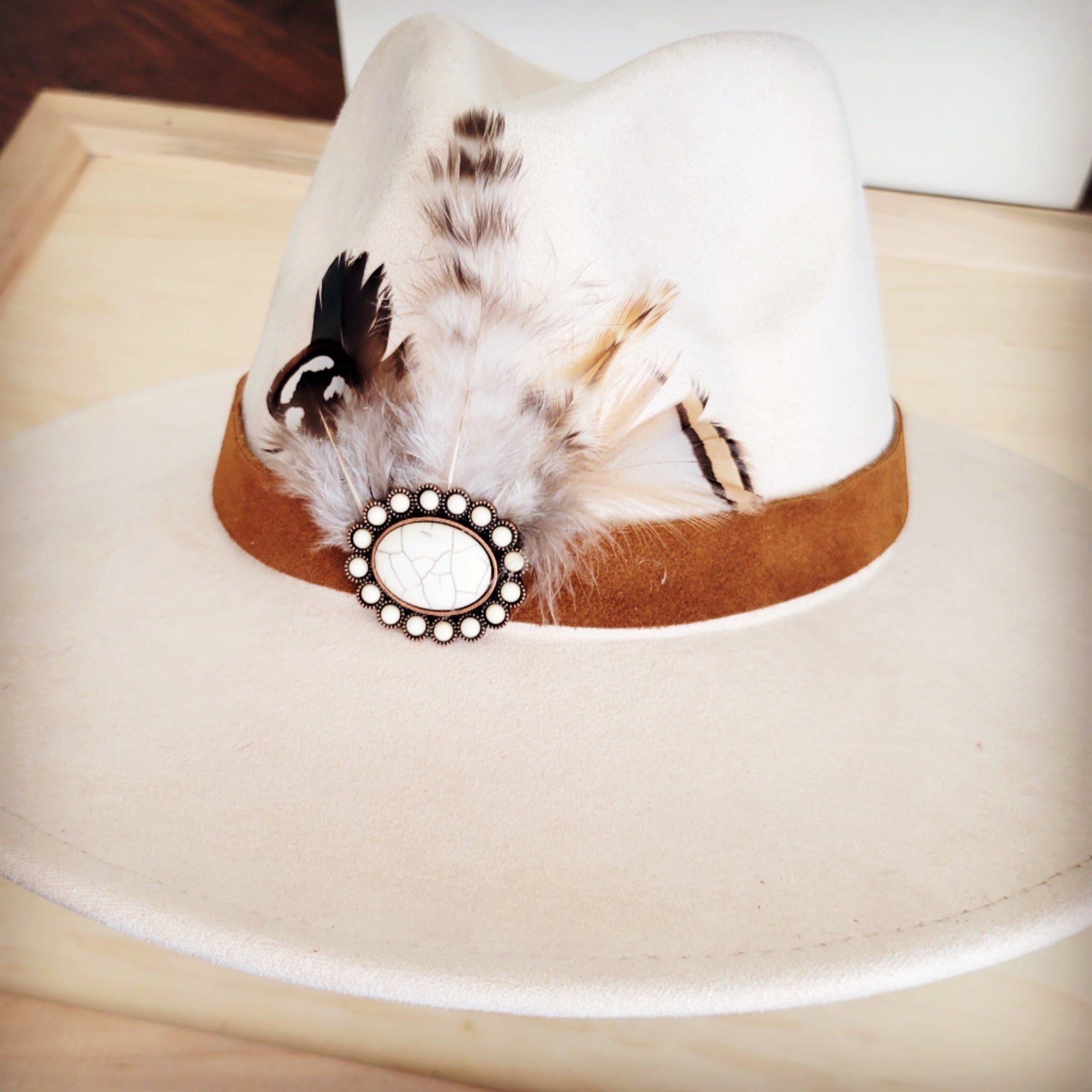 Genuine Suede Leather Hat Band w/ Stone Pendant &amp; Feathers 954u