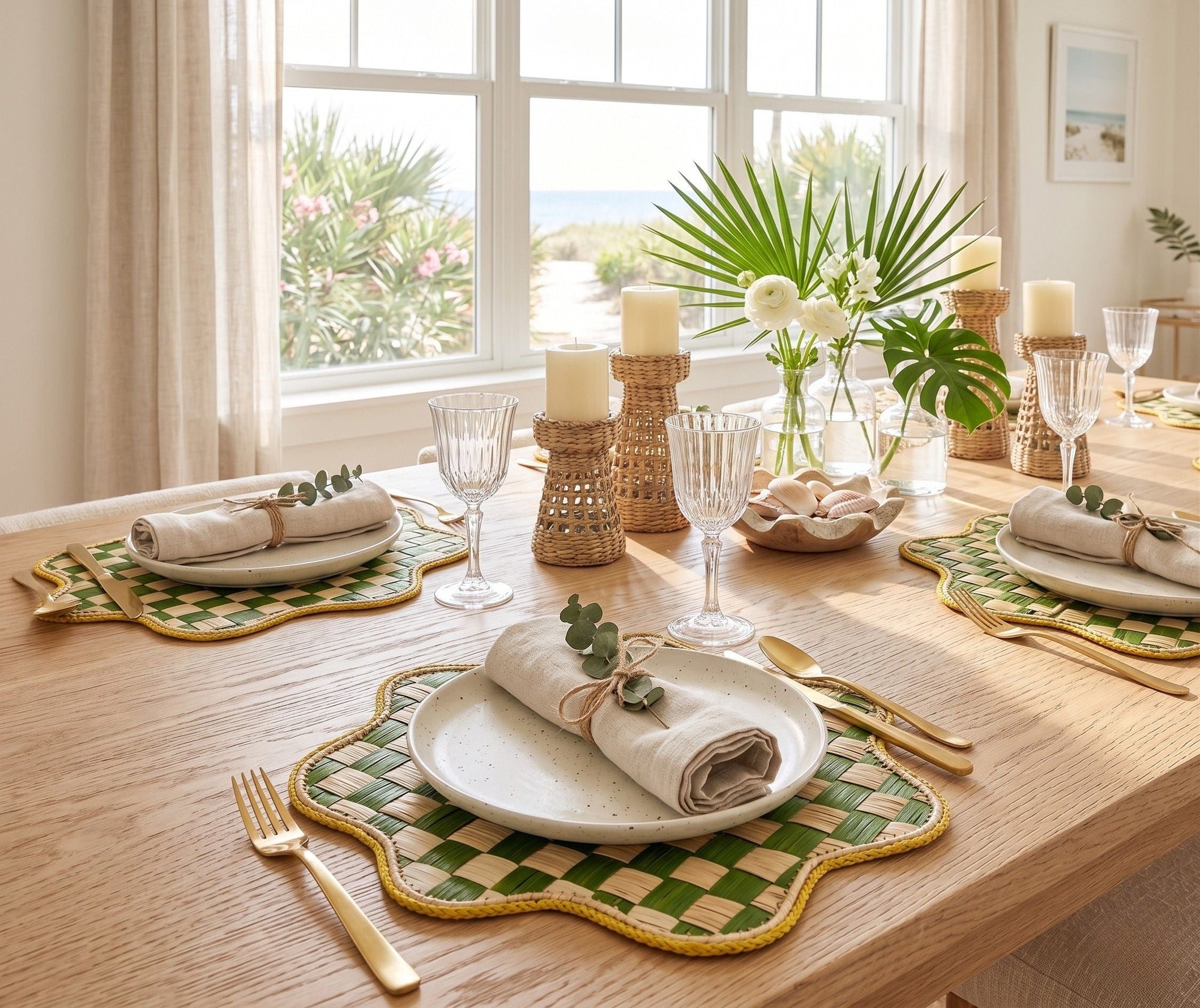 Checkerboard Scalloped Handwoven Iraca Placemat