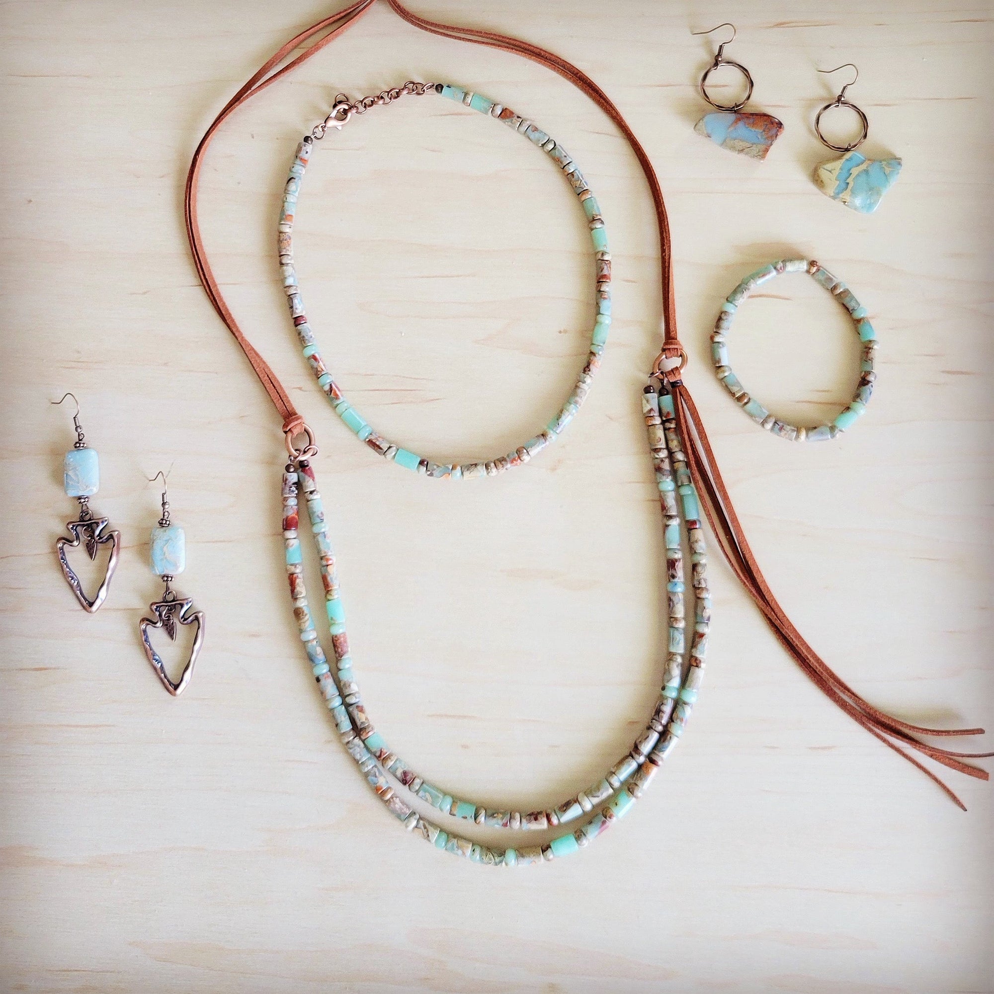 Aqua Terra Beaded Stretch Bracelet Barrel Bead 811x