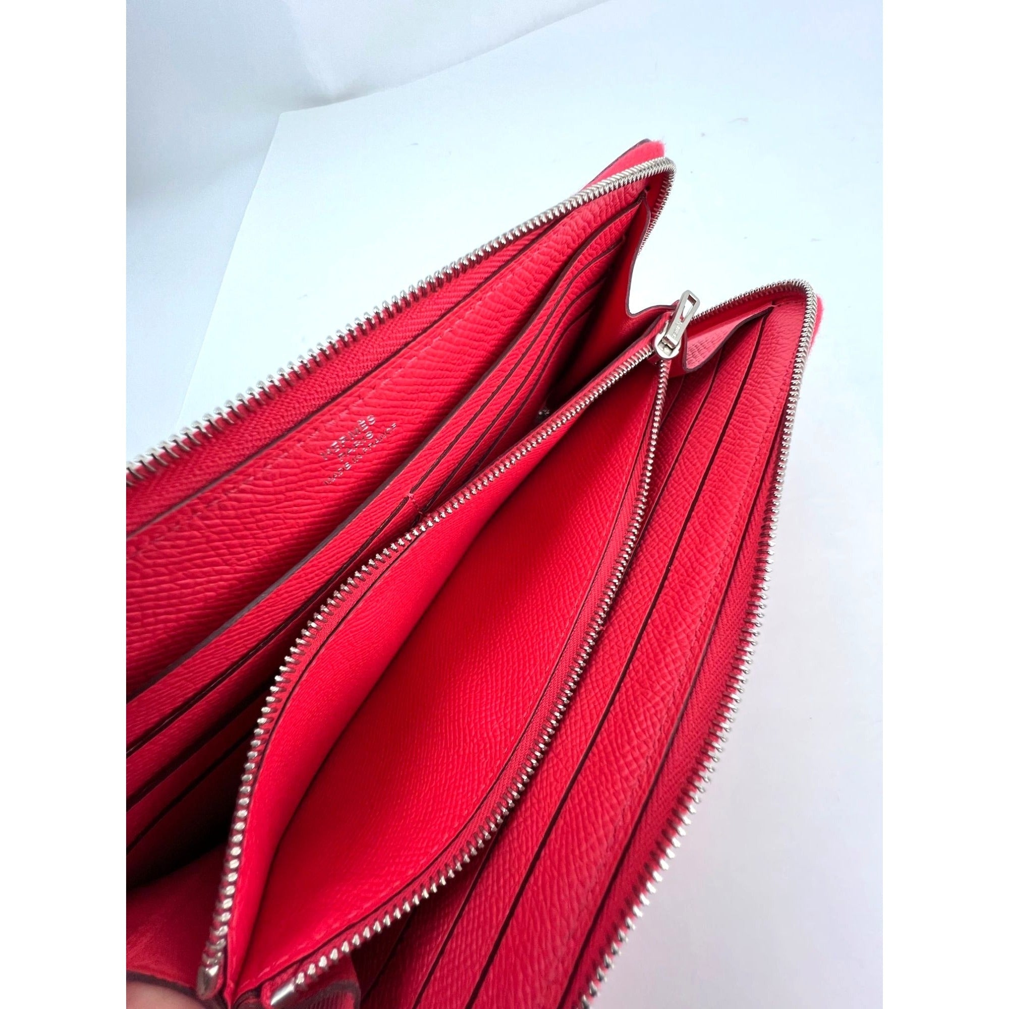 HERMÈS Epsom Lucky Wrist Azap Leather Bougainvillea Wallet