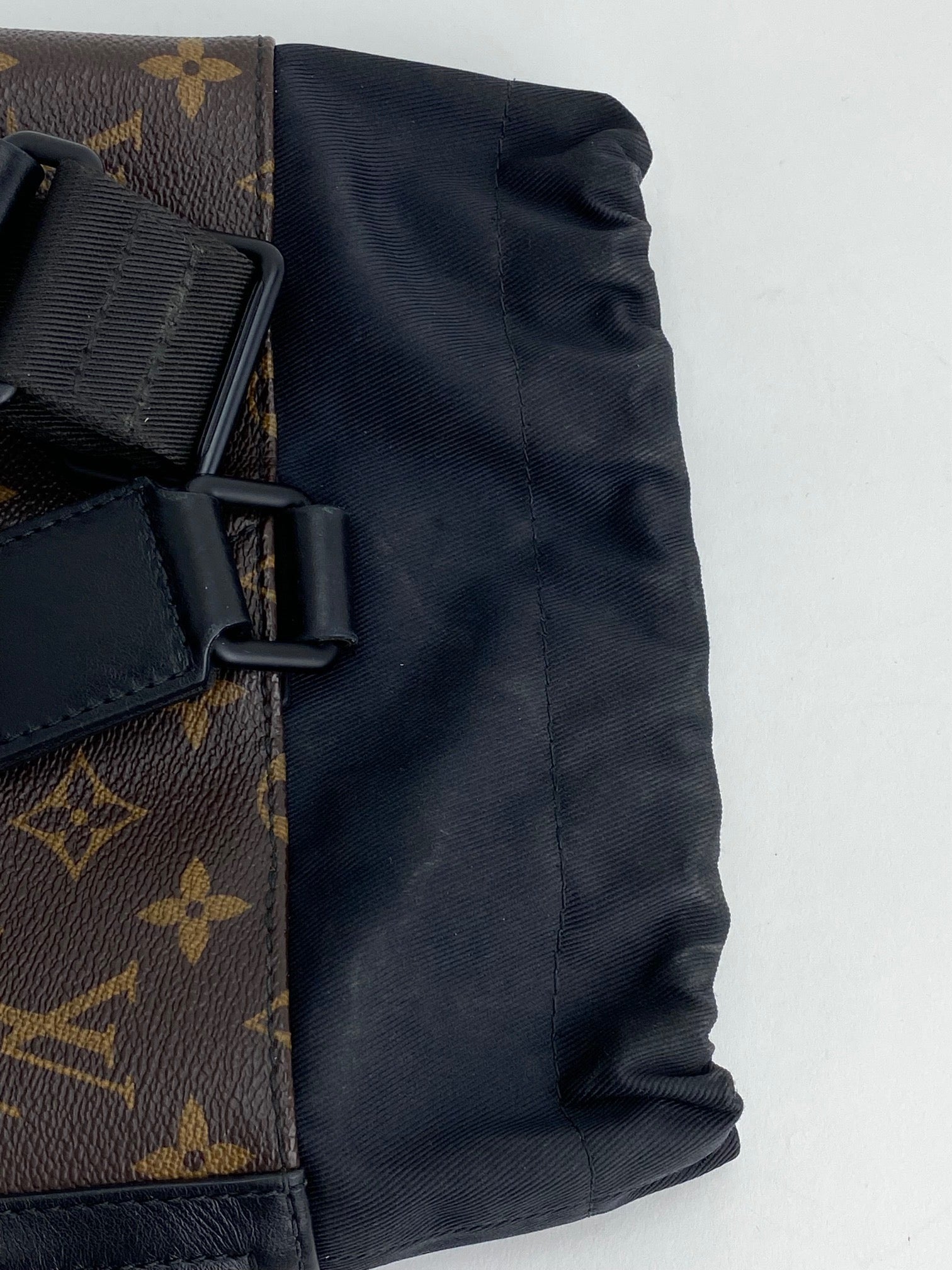 LOUIS VUITTON Monogram Men&#39;s Chalk Sling bag Nap Sac Shoulder Bag Backpack