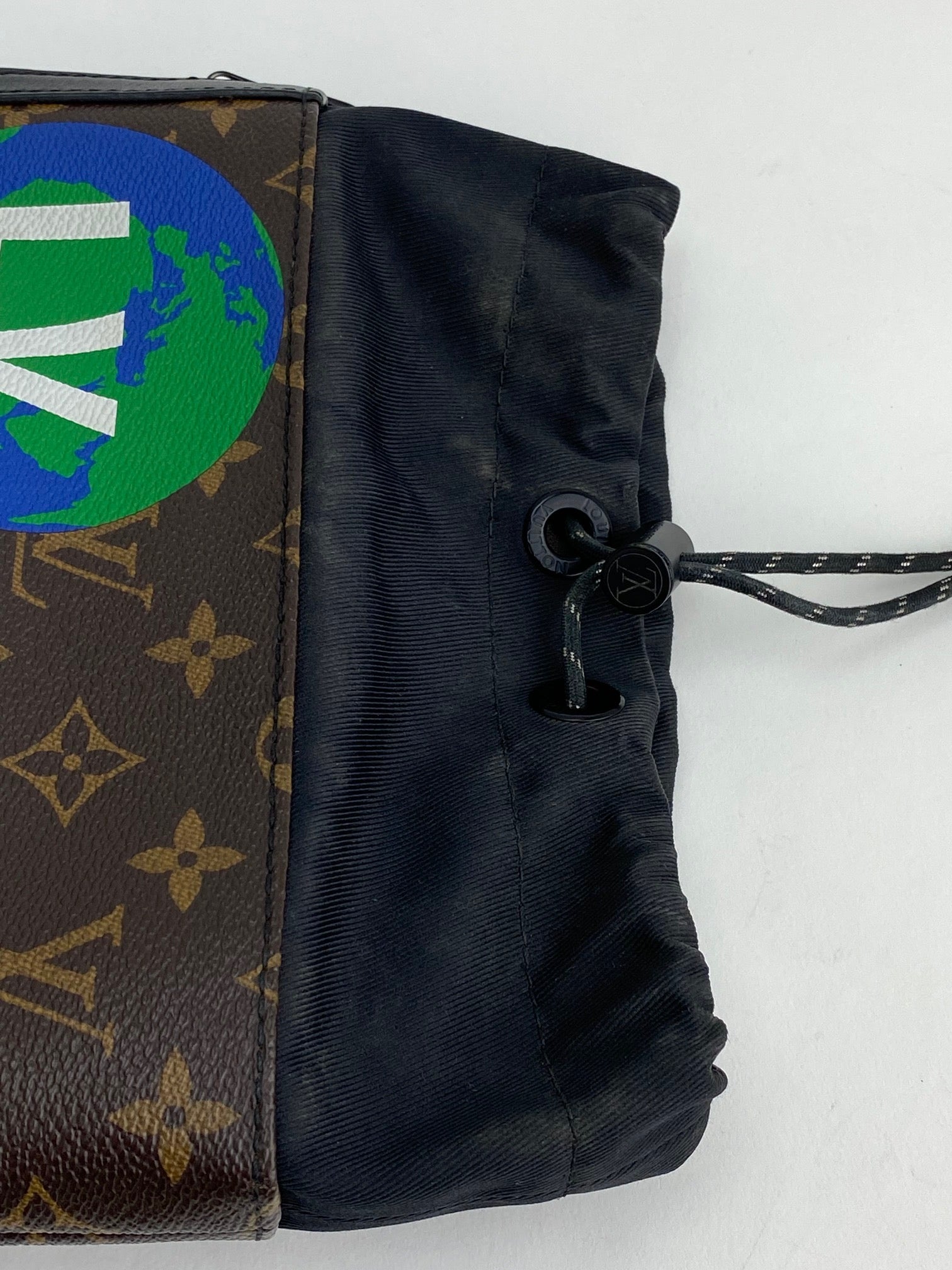 LOUIS VUITTON Monogram Men&#39;s Chalk Sling bag Nap Sac Shoulder Bag Backpack