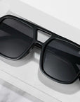 Retro Avi. Gloss Black/Smoked
