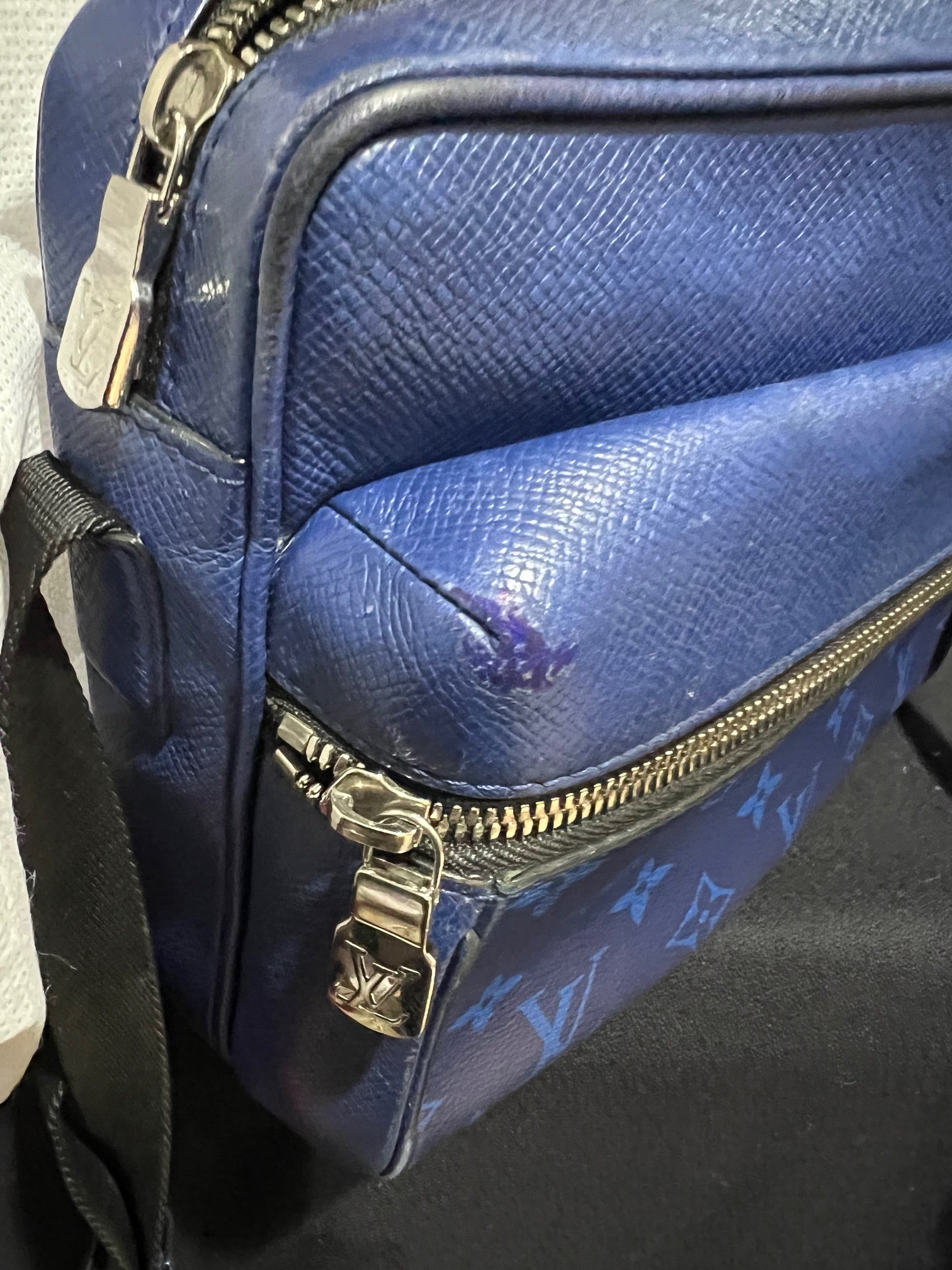 Louis Vuitton Taigarama Messenger Bag