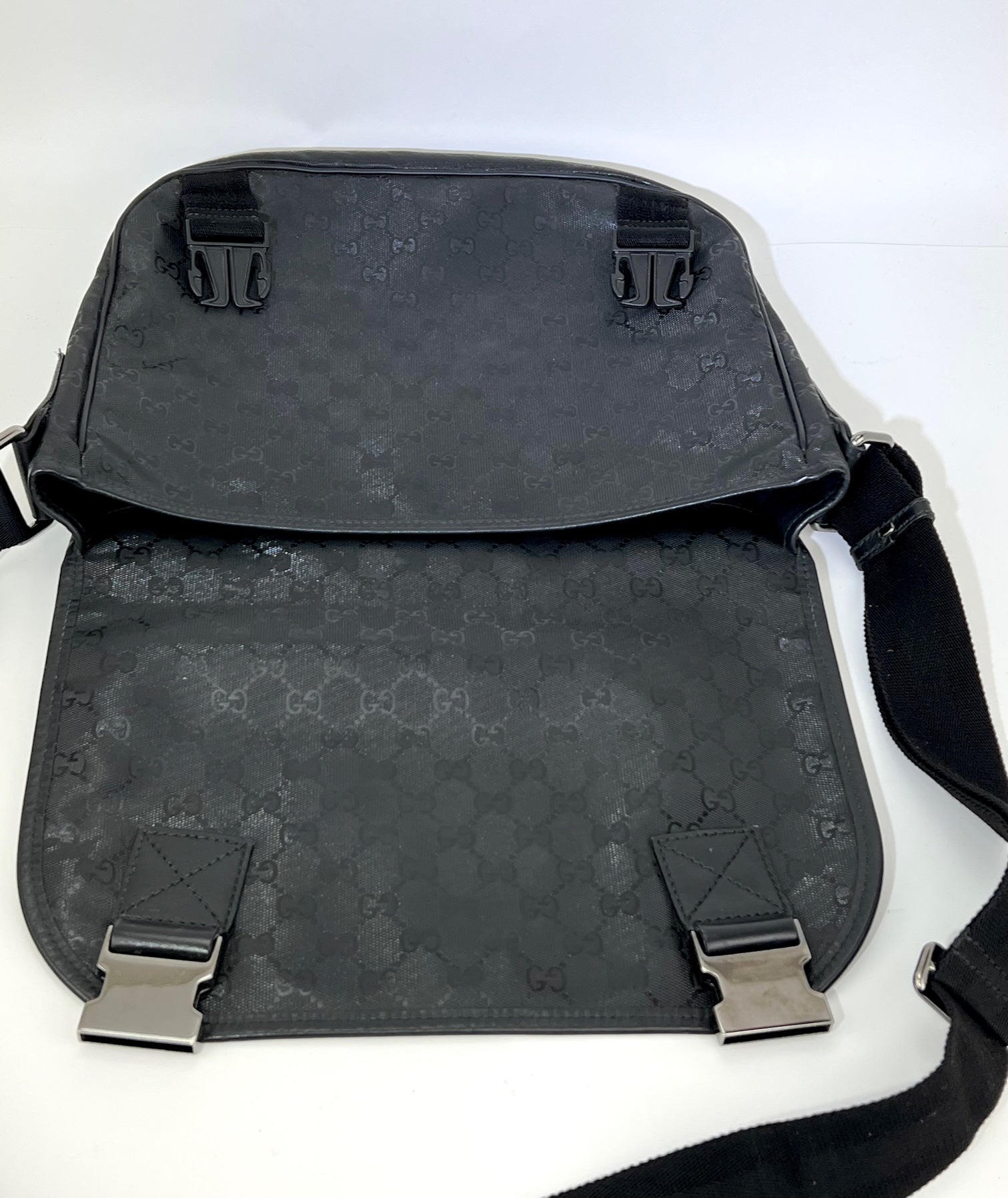 Gucci Men&#39;s Messenger GG Supreme Canvas Double Buckle Flap Crossbody Men&#39;s Bag Preowned