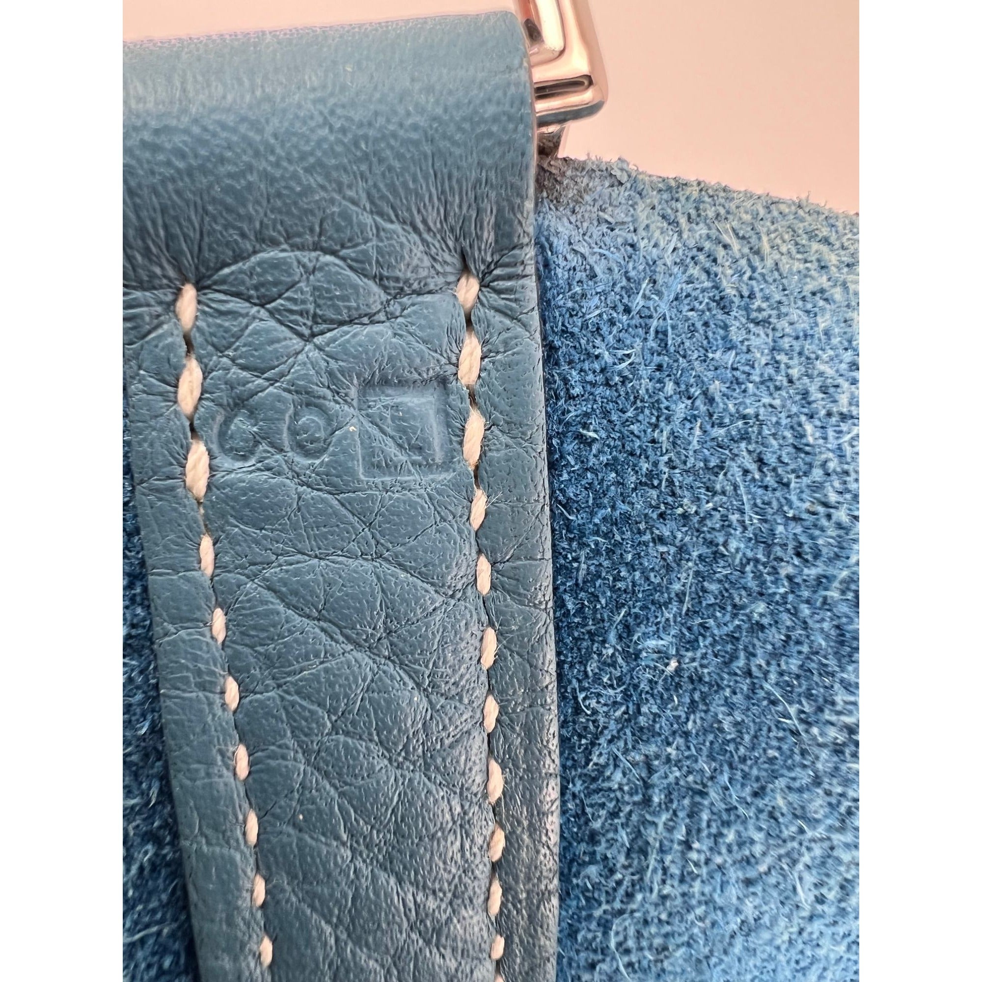 HERMÈS Taurillon Clemence Picotin 22 MM Blue Leather Handbag