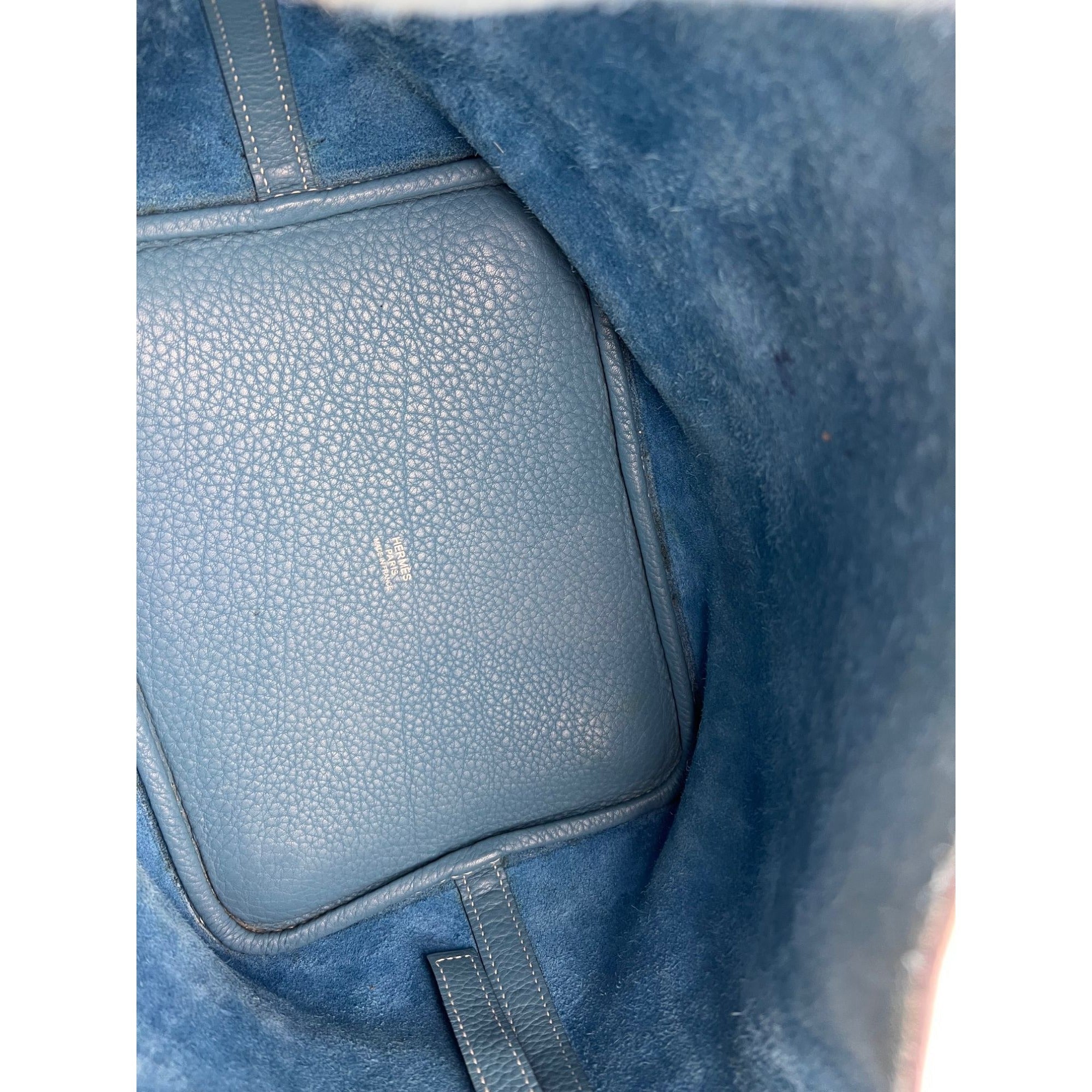 HERMÈS Taurillon Clemence Picotin 22 MM Blue Leather Handbag