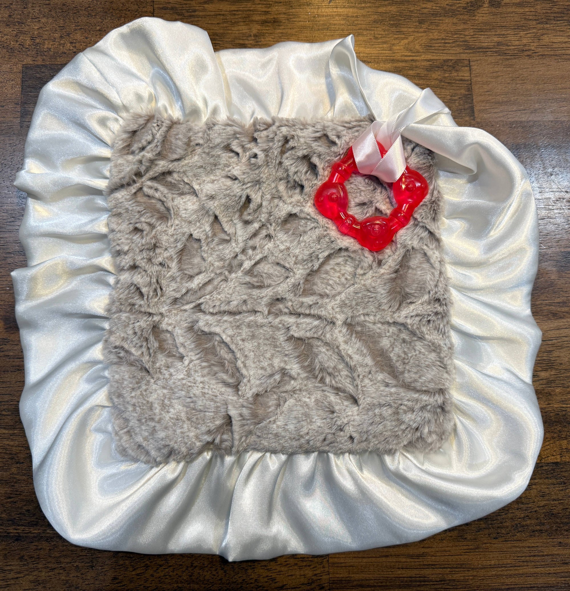 Poppy Embossed Teether Blanket
