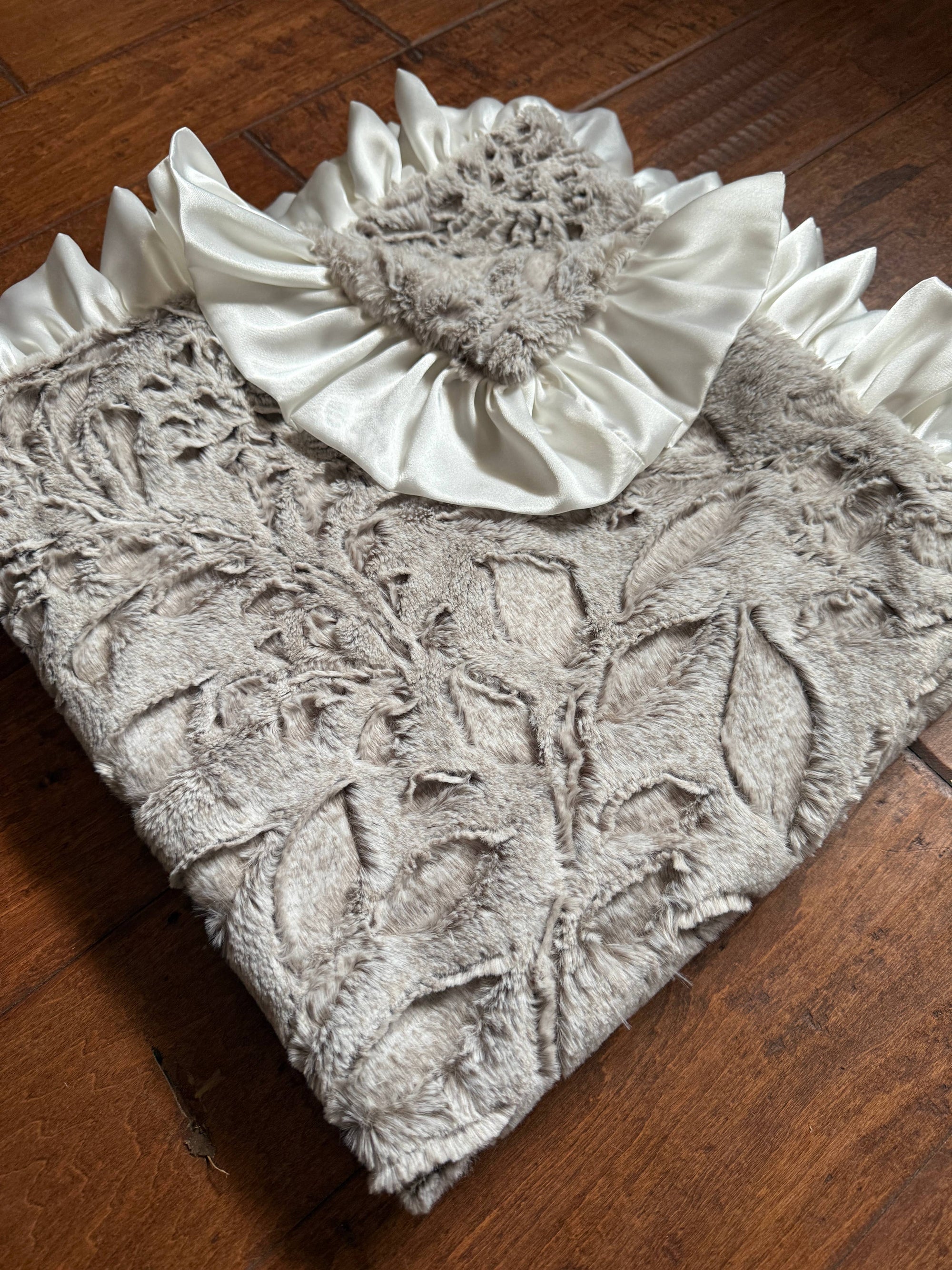 Poppy Embossed Teether Blanket