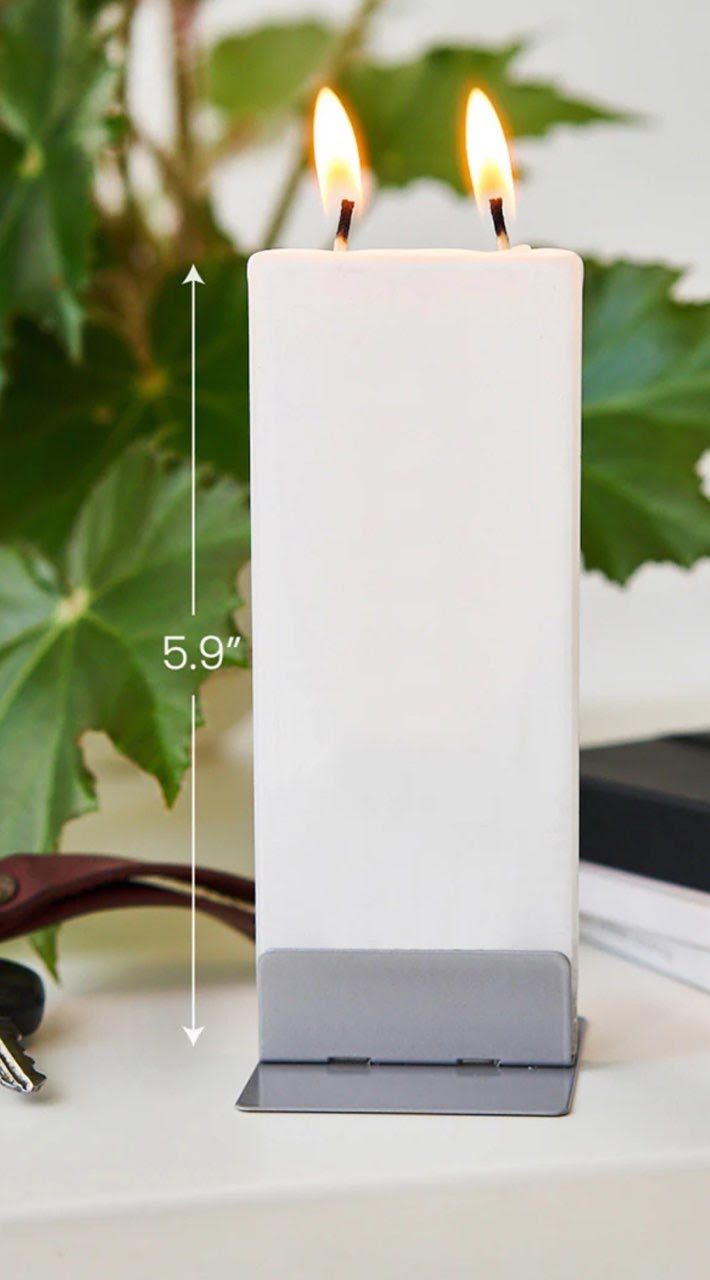Flatyz Snow Globe Candle