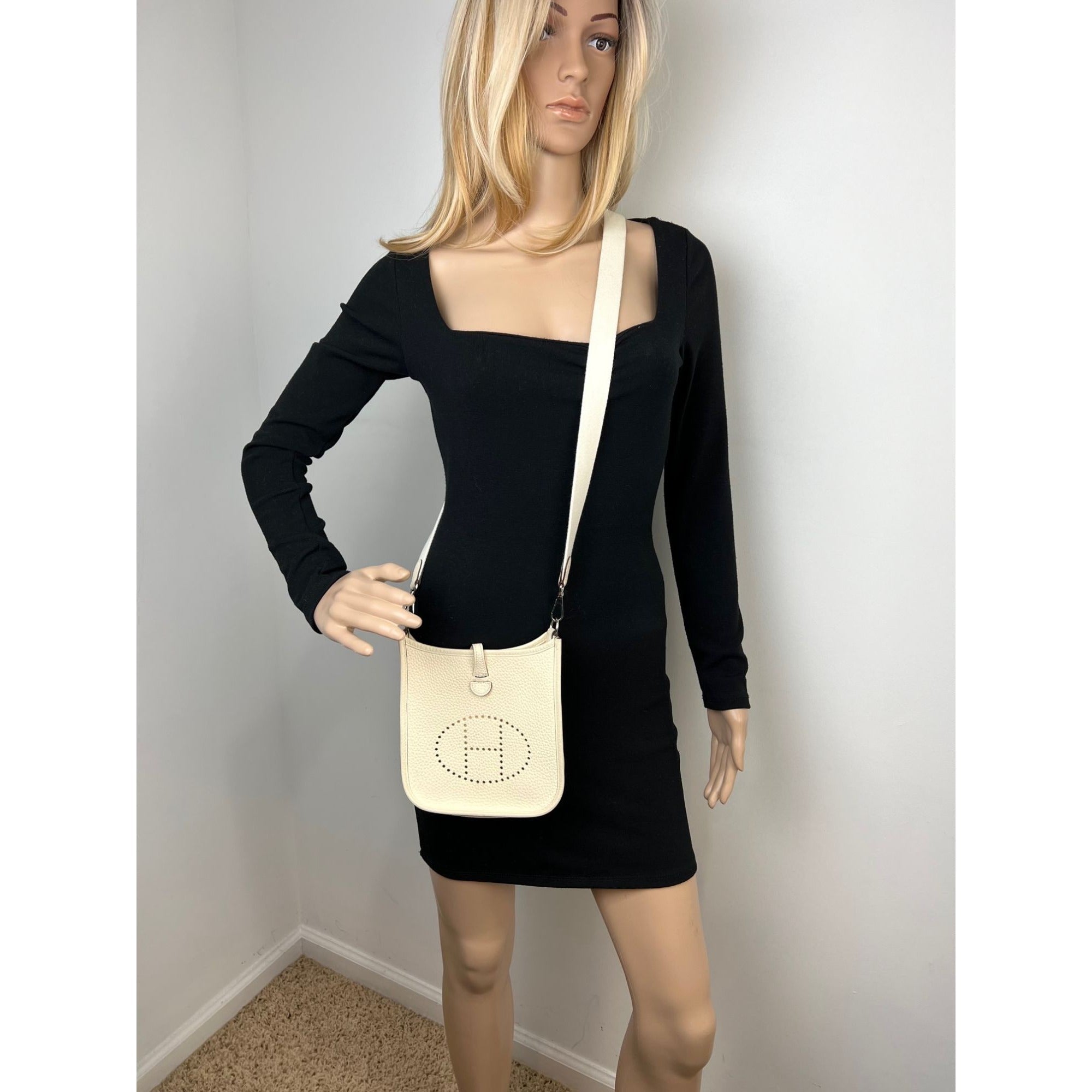 HERMÈS Taurillon Clemence Evelyne TPM Nata White Crossbody Bag
