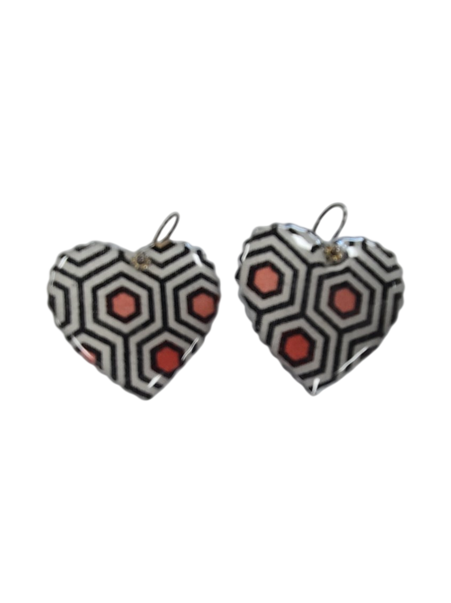 Heart-Shaped Hexagon Pattern Drop Earrings